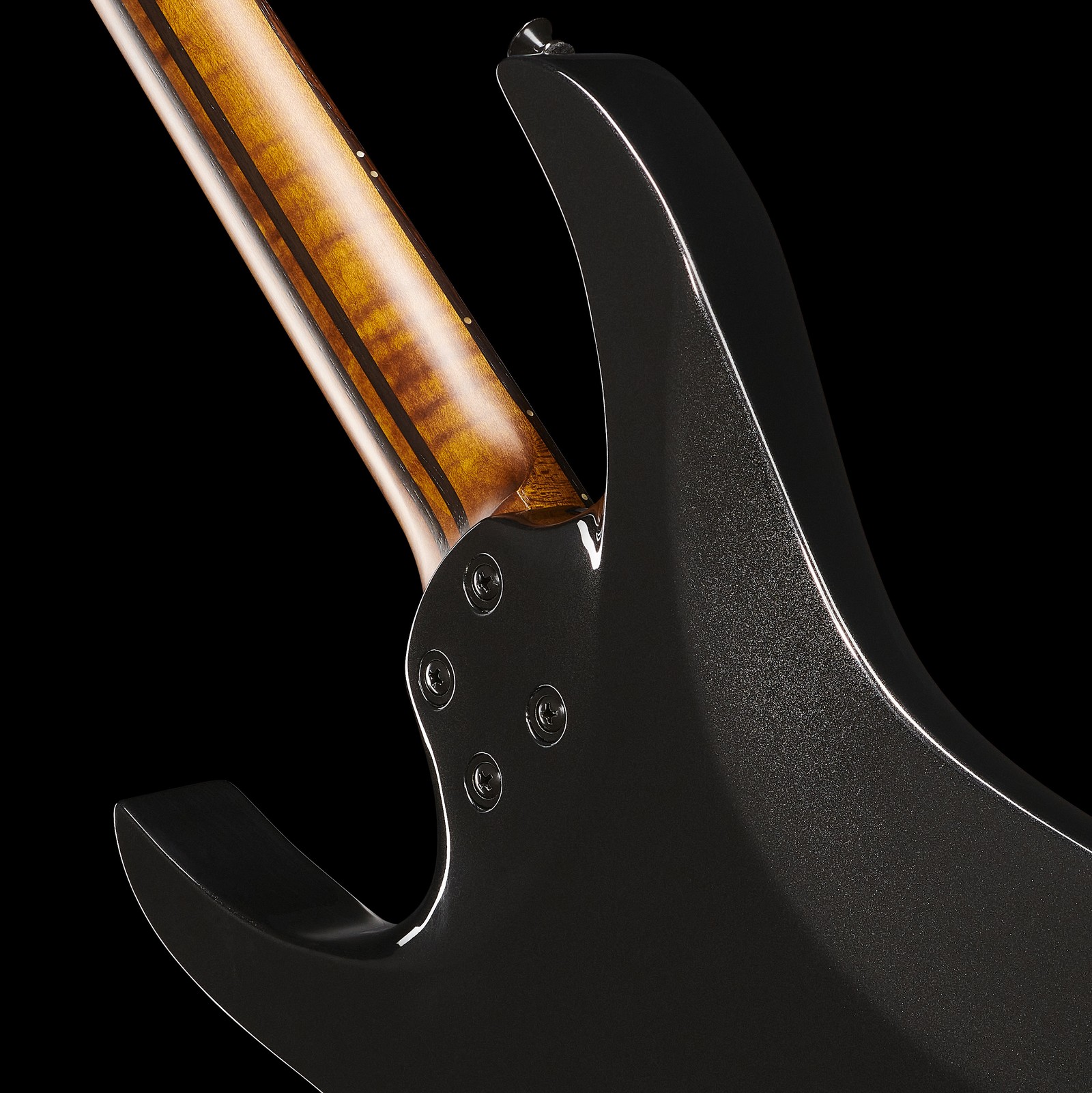 Geschraubter Hals auf der Rückseite der Mooer GTRS Guitars Wing 800 Int PB