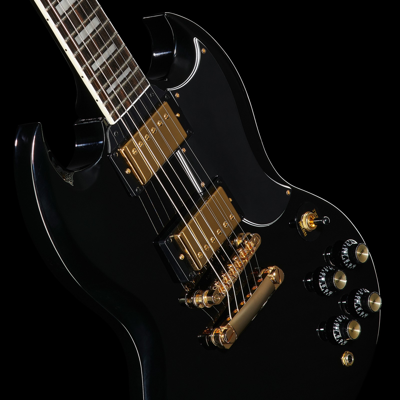 Vergoldete Hardware auf der Epiphone SG Custom Ebony