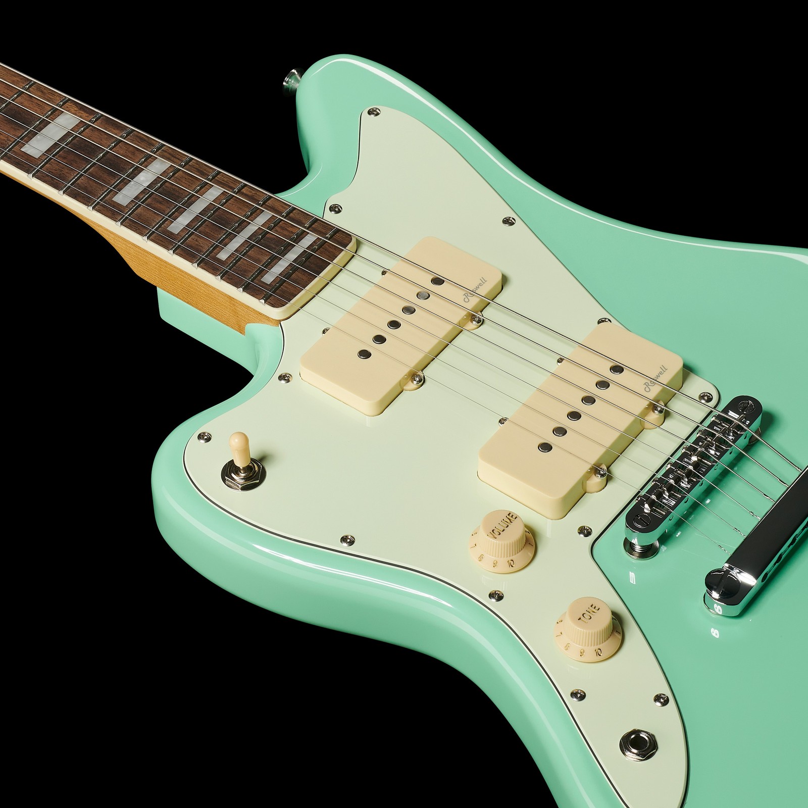 Breite Singlecoils auf der Harley Benton JA-60CC LH Seafoam Green