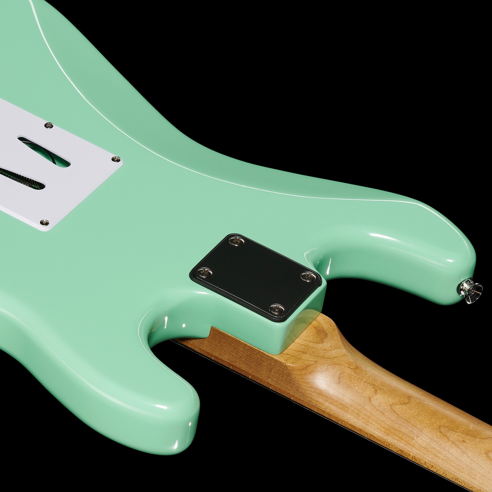 Geschraubter Hals auf der Rückseite der E-Gitarre Harley Benton ST-62CC MN LH Seafoam Green