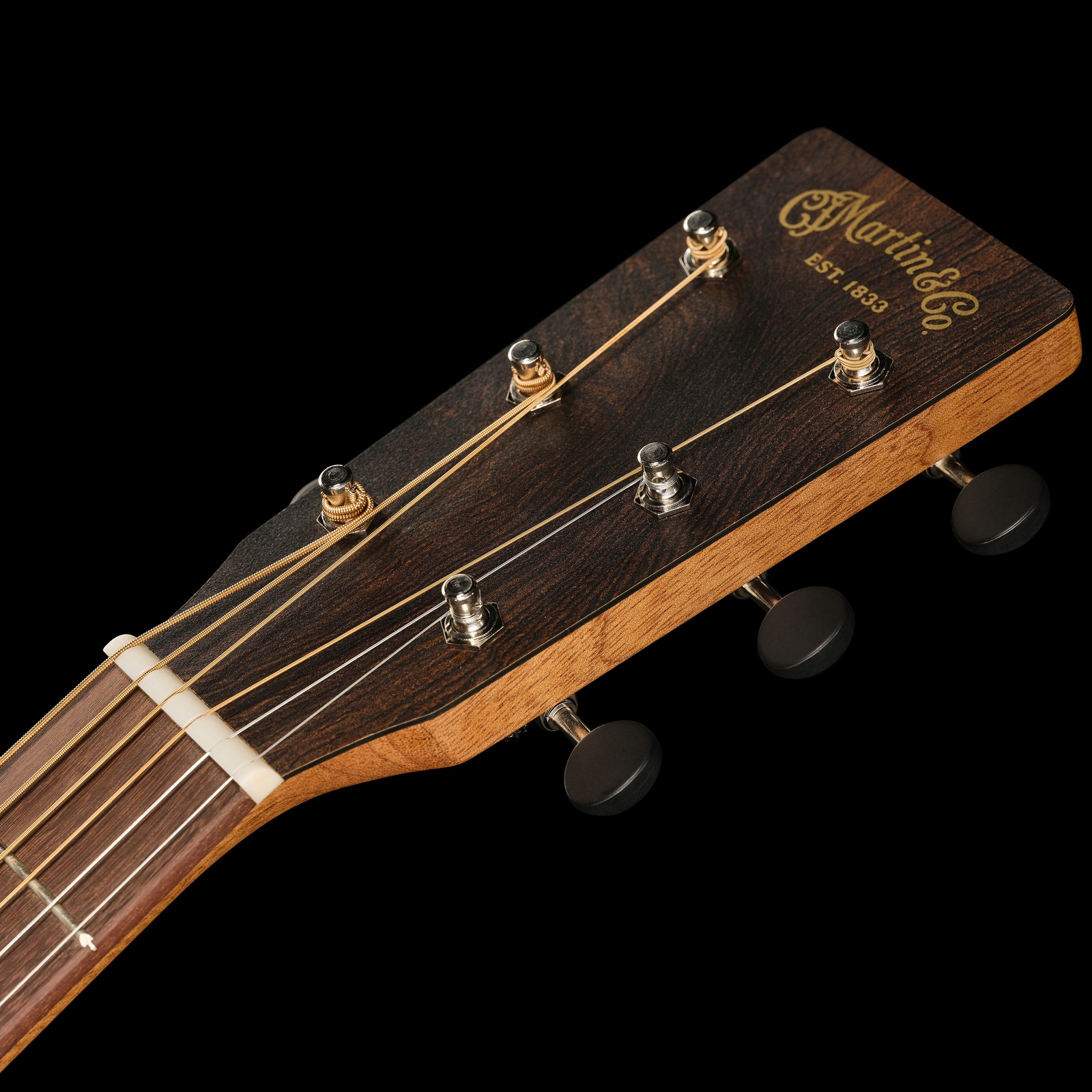 Kopfplatte der Martin Guitar 000-10E Retro Sapele Westerngitarre mit Tonabnehmer