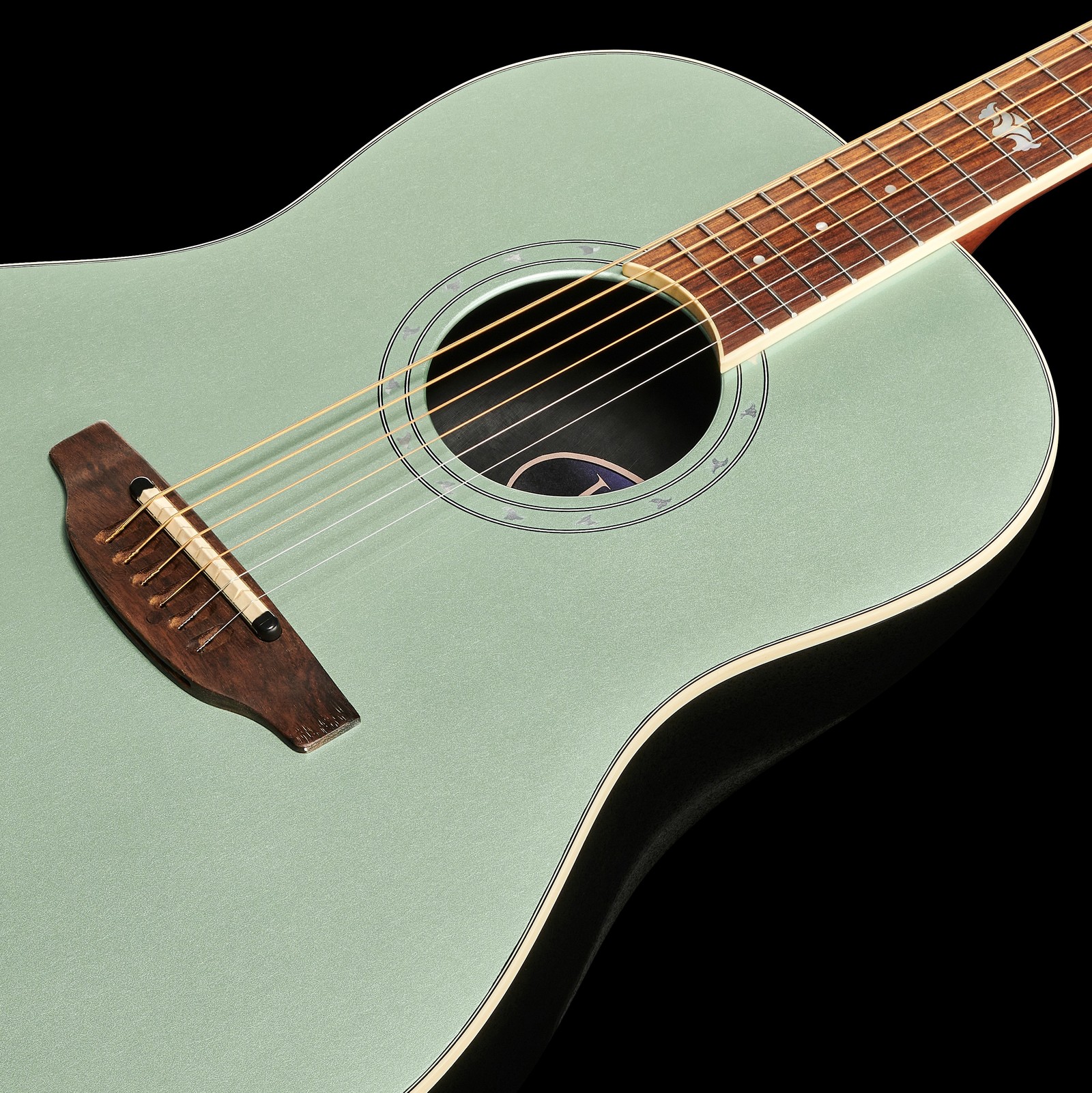 Pastellgrüne Decke der Ovation Ultra 1516YS-G Yukon Spray