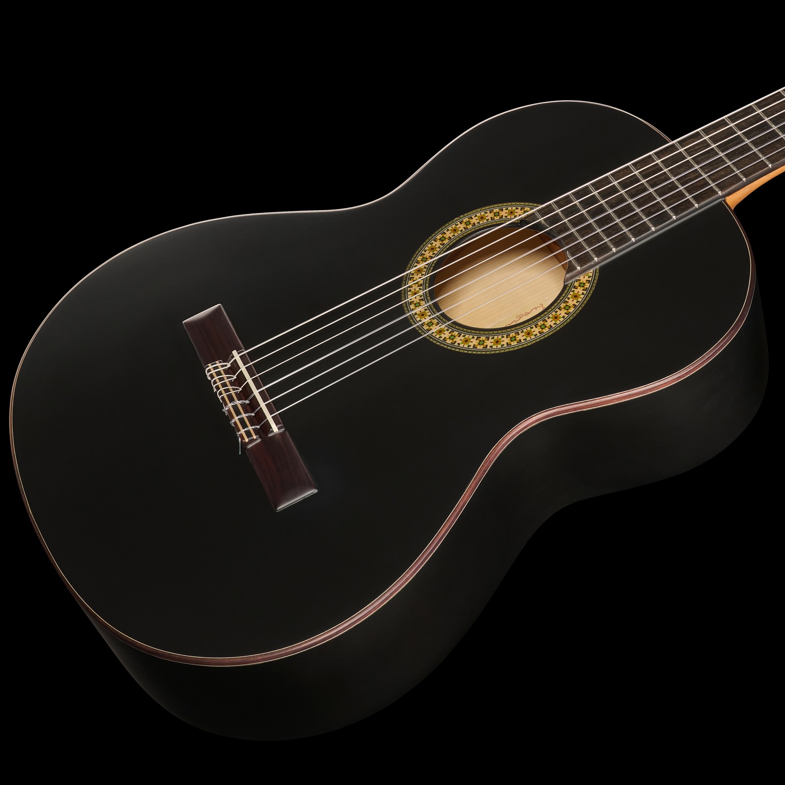 Korpus der Alhambra 1C Black Satin Akustikgitarre mit Fishman Tonabnehmersystem