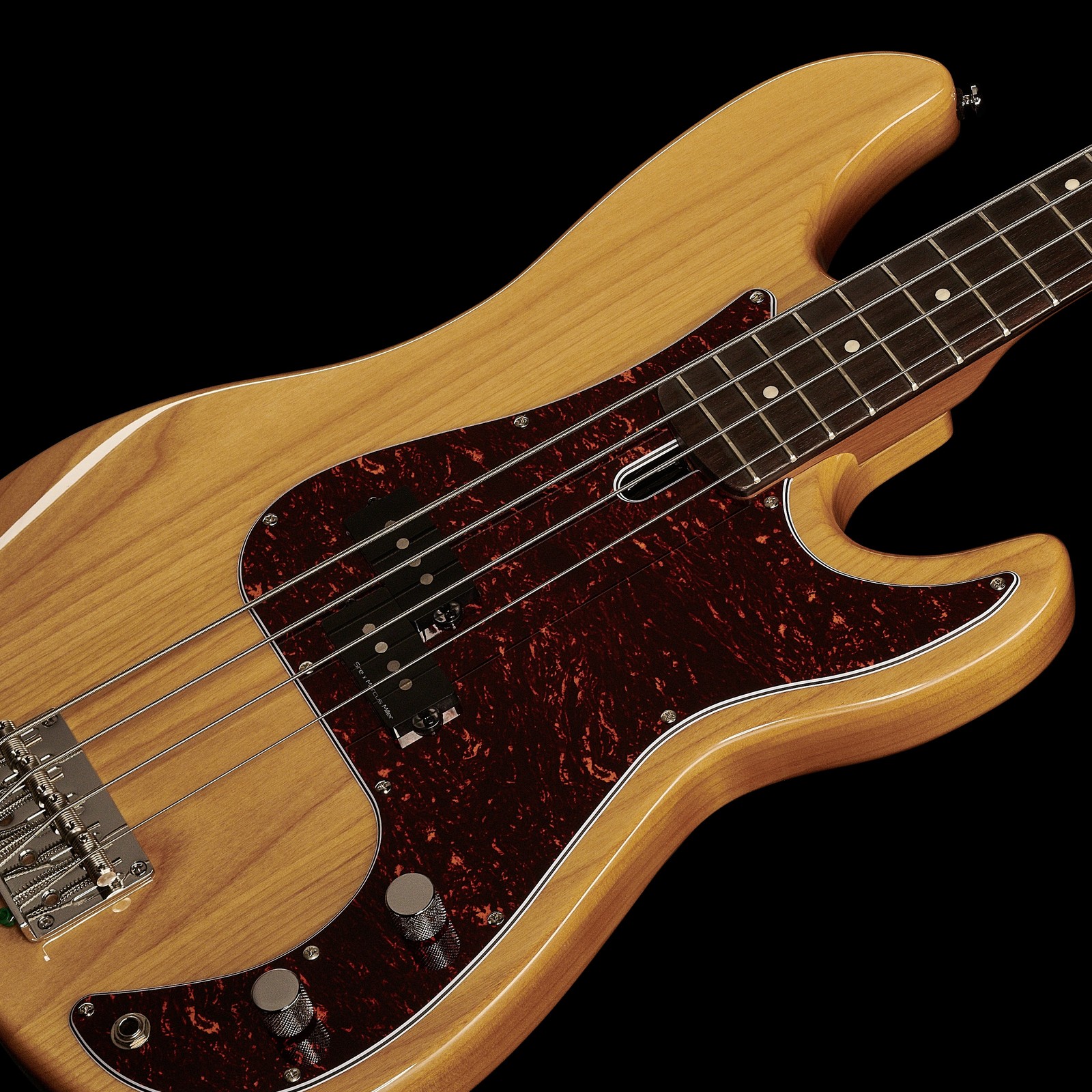 Splitcoil Tonabnehmer im Erle Korpus des Marcus Miller P5R Alder-4 NT