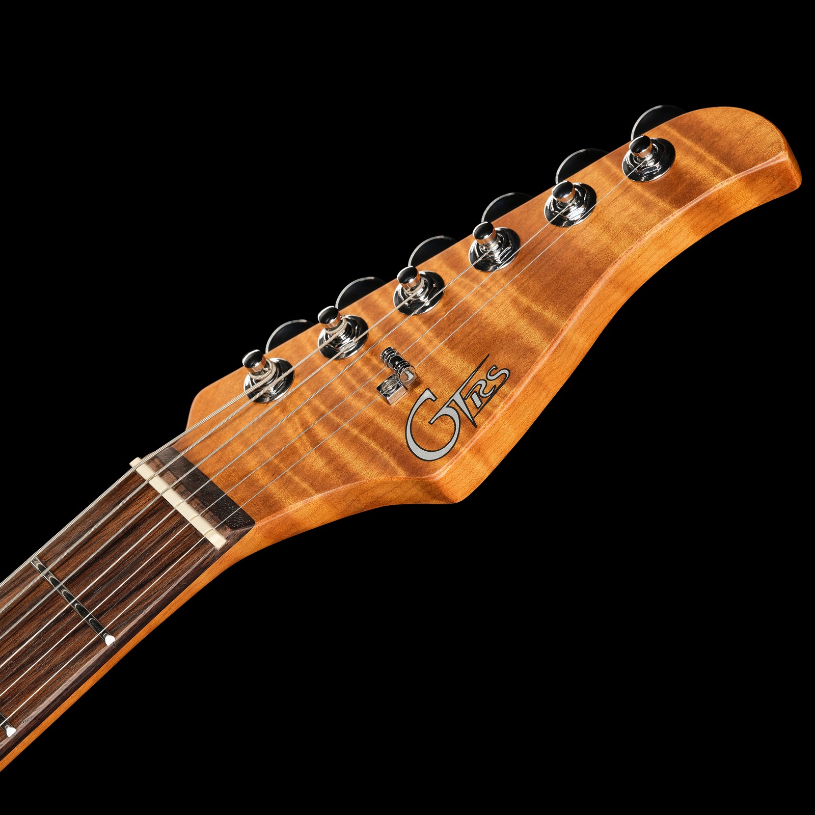 GTRS logo on the headstock of the Mooer GTRS Guitars Prof. 800 FR