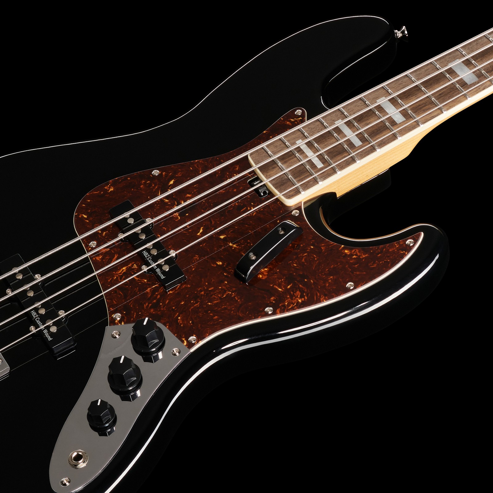 Singlecoil Tonabnehmer auf dem Harley Benton MV-4JB Black Bass