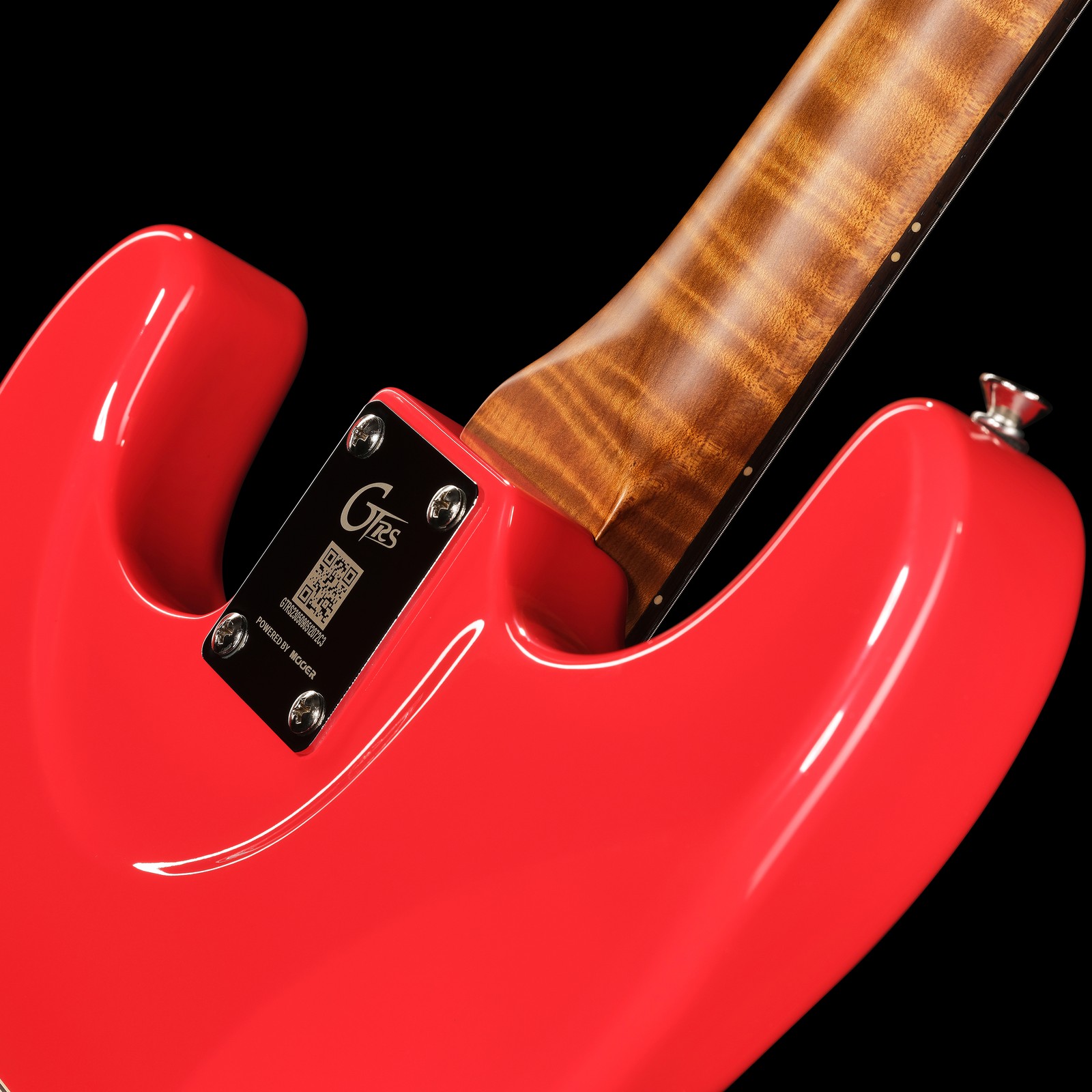 Roasted maple neck on the Mooer GTRS Guitars Prof. 800 FR, rear view