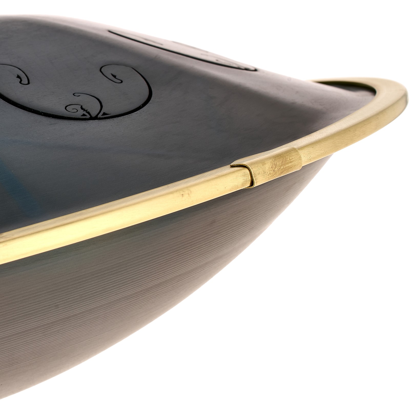 Detailansicht der RAV Labs Vast A Integral Zungentrommel in Handpan-Optik