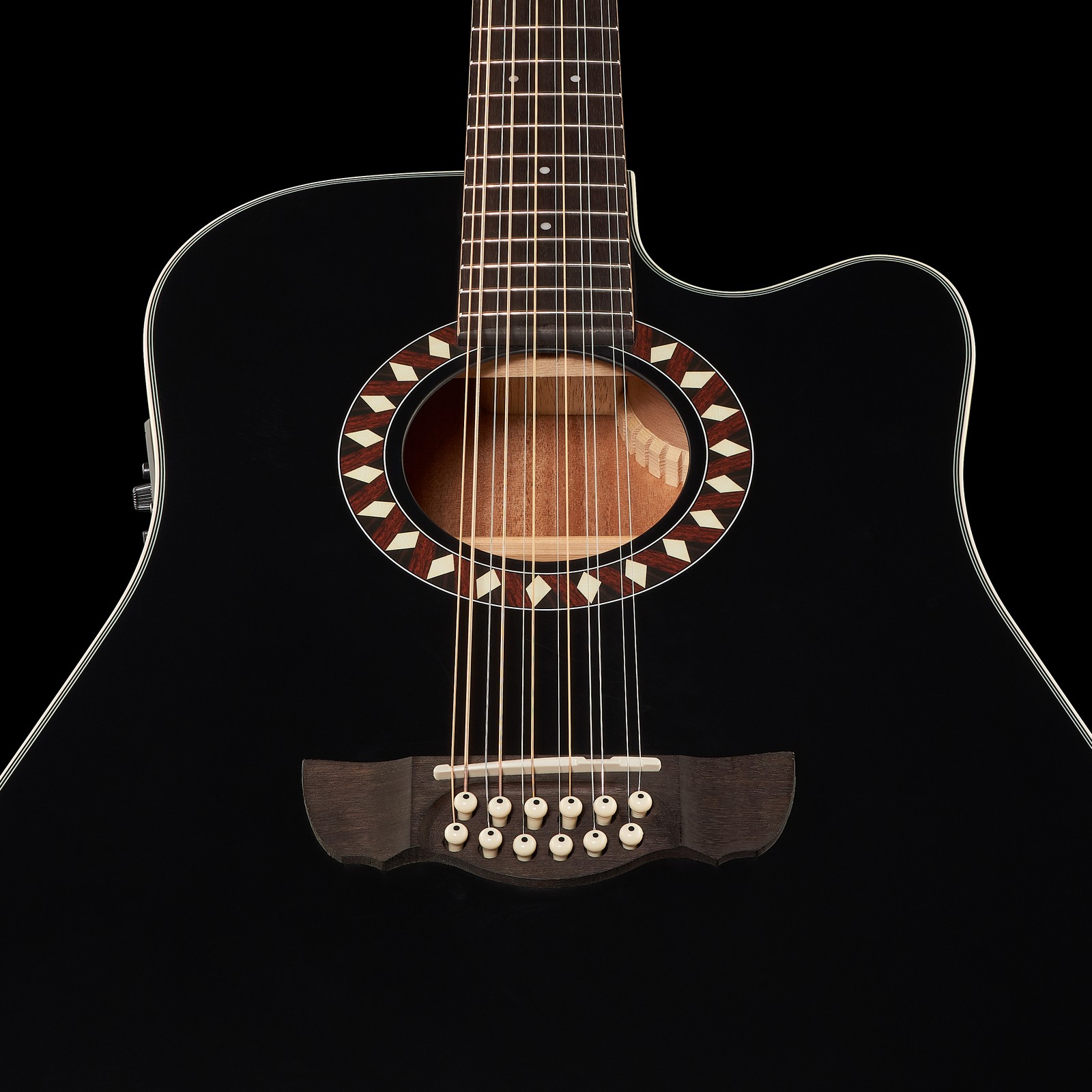 12 Saiten auf der Harley Benton Custom Line CLD-10SCE-12BKS