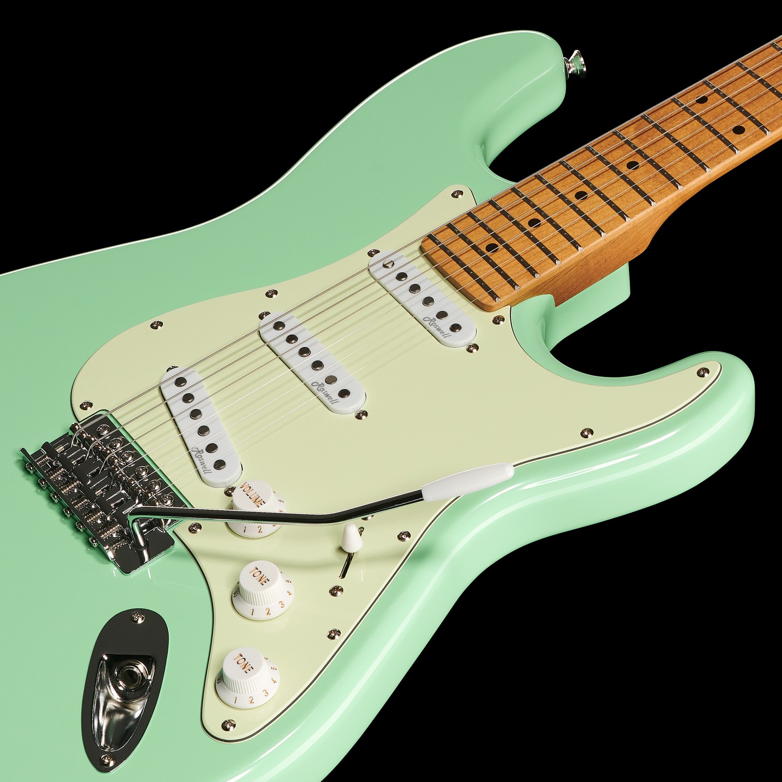 Drei Singlecoils im Schlagbrett der Harley Benton ST-62CC MN Seafoam Green