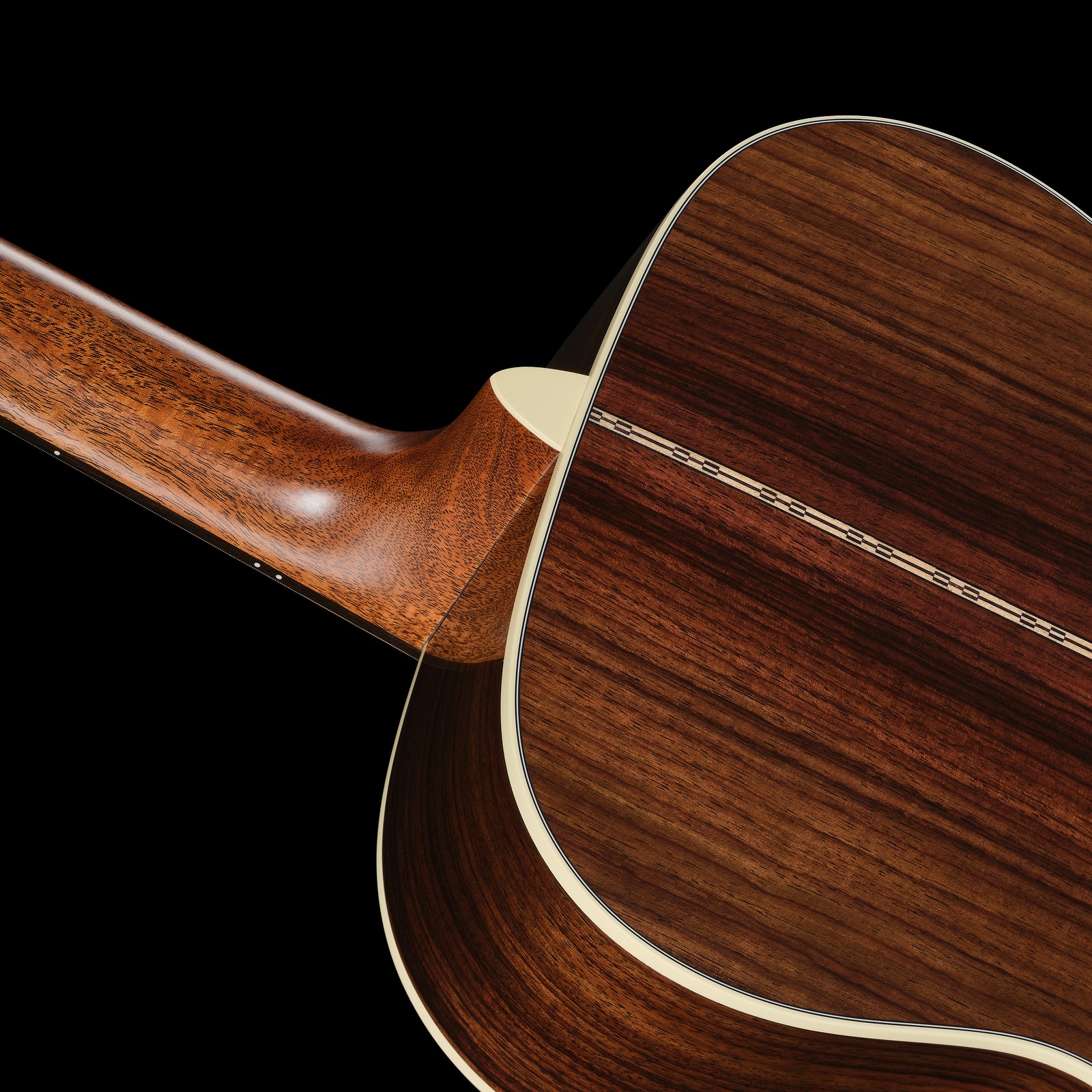 Halsübergang der Martin Guitar OM28 Ambertone LH Westerngitarre