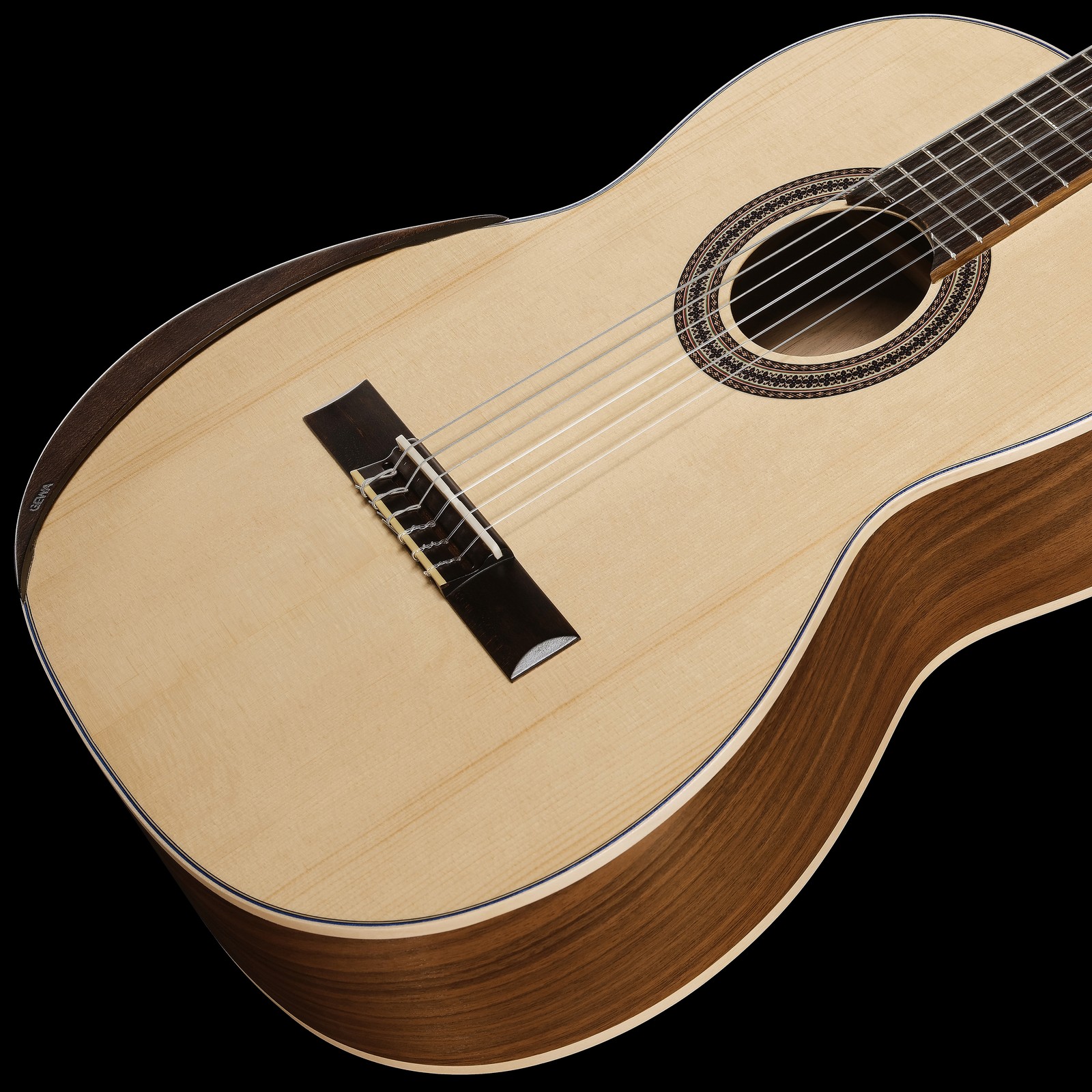 Massive Fichtendecke der Konzertgitarre Manuel Rodriguez E-65