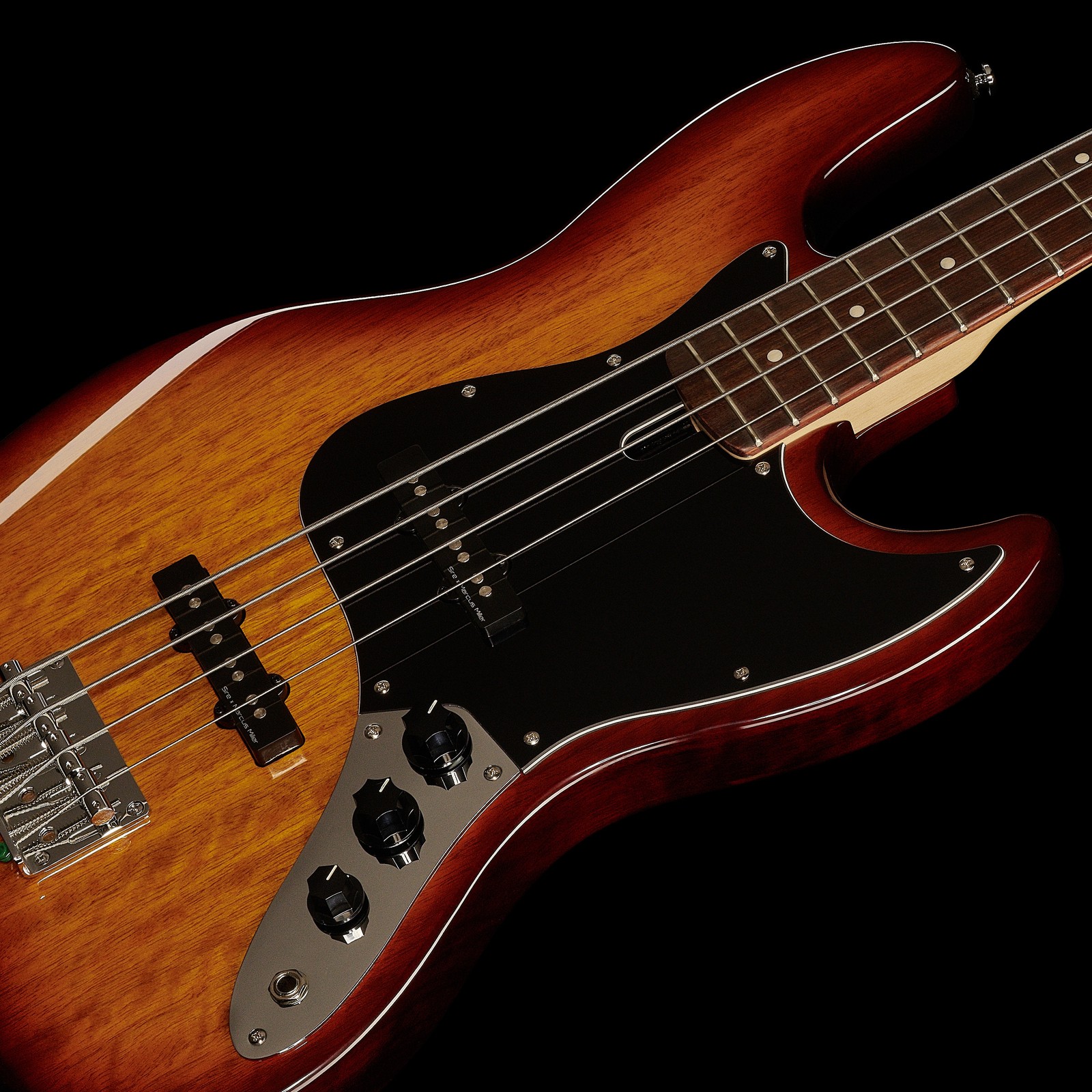 Zwei Singlecoils auf der Decke des Marcus Miller V3P-4 TS