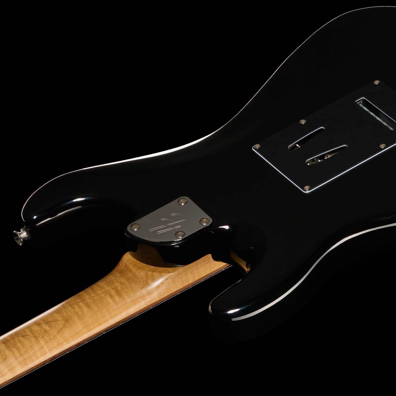 Geschraubter Hals auf der Rückseite der Harley Benton ST-Modern Plus HSS BK