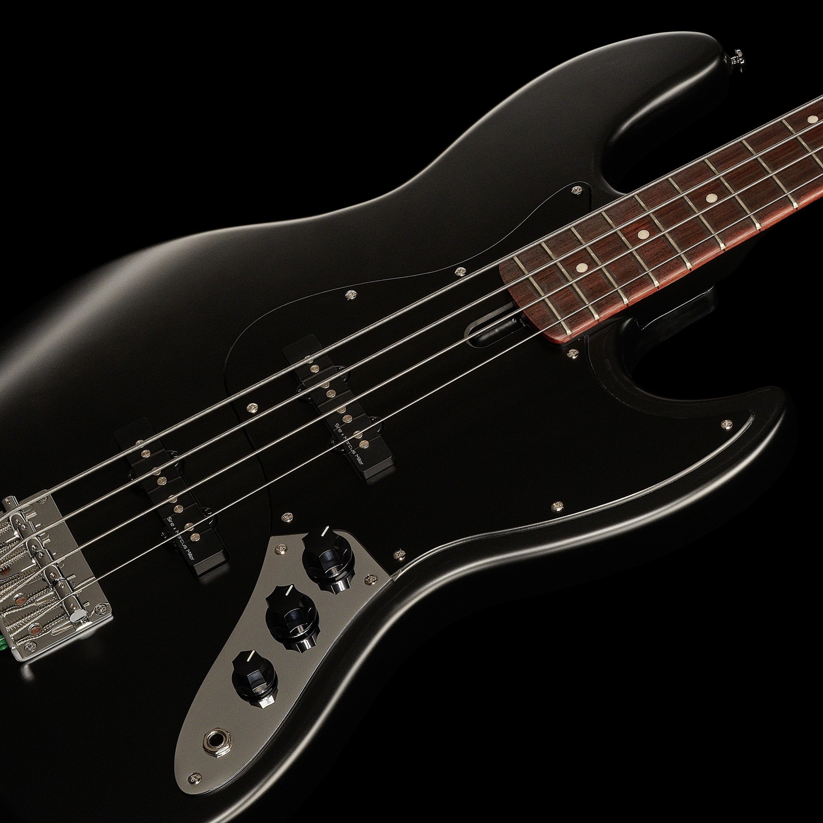 Zwei Singlecoils auf der Decke des Marcus Miller V3P-4 BKS