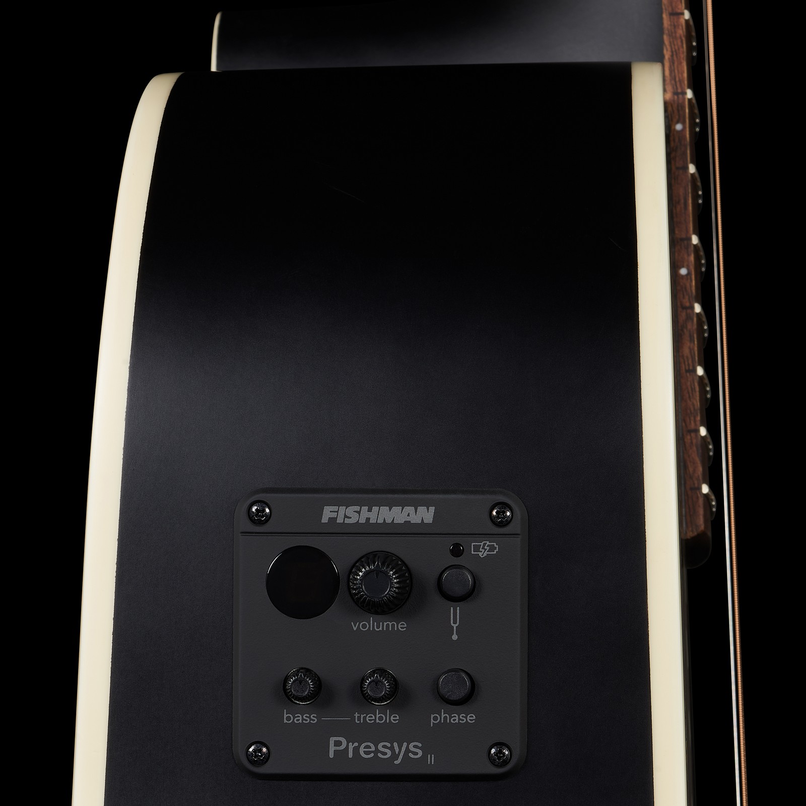 Fishman Presys II Preamp in der Zarge der Akustikgitarre Harley Benton HB Custom Line CLD-10SCE BKS