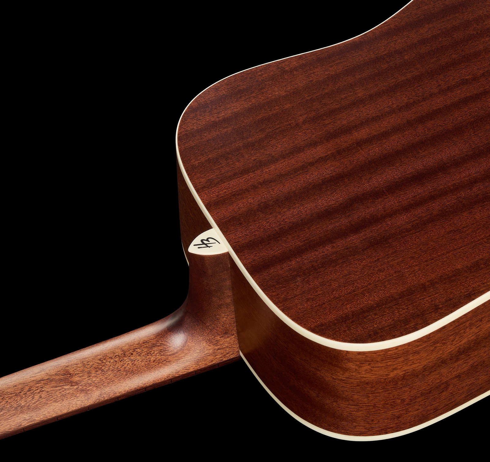 Okoume-Korpus auf der Rückseite der Harley Benton HB Custom Line CLD-10S NS