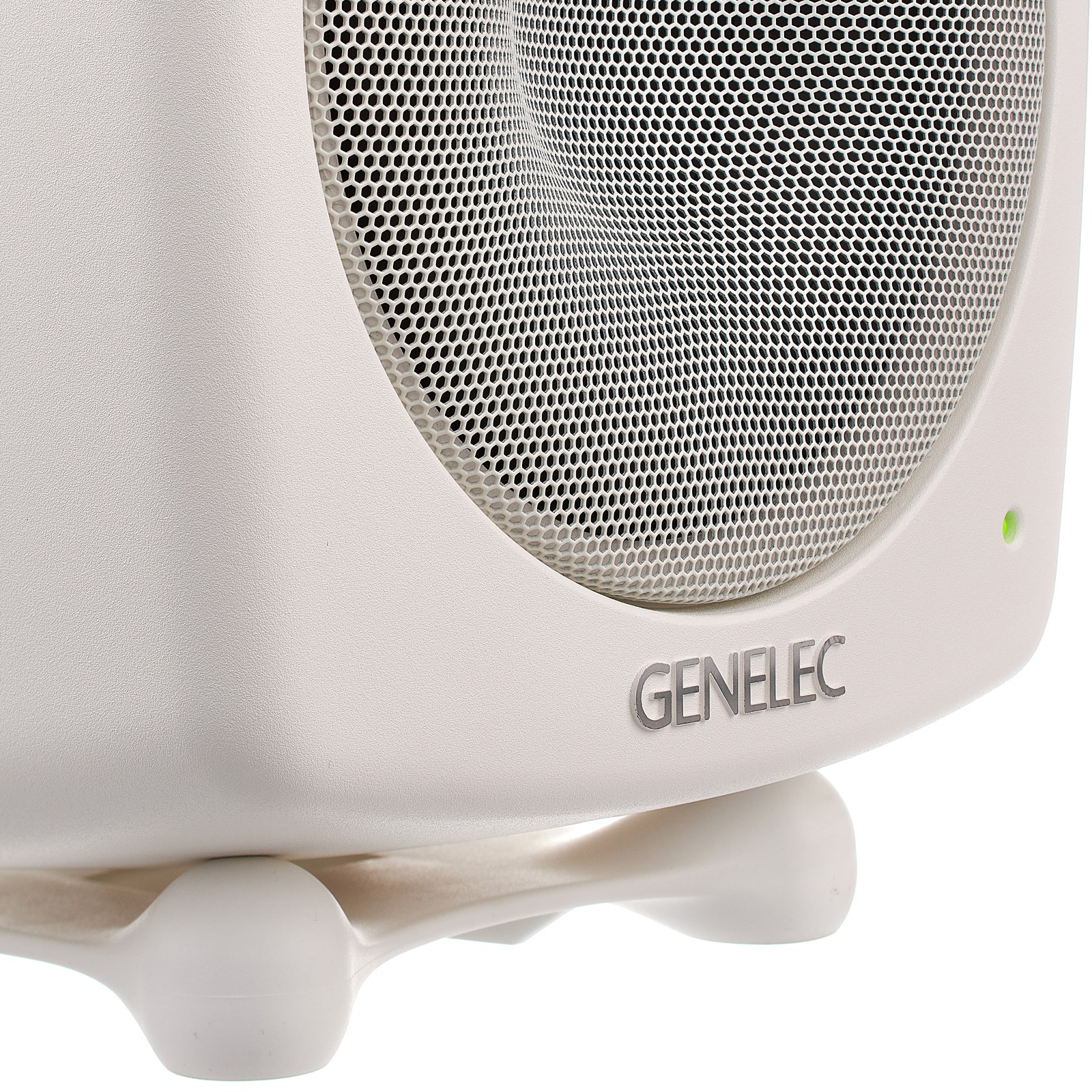 Face avant de la Genelec 8340 AWM avec IsoPods