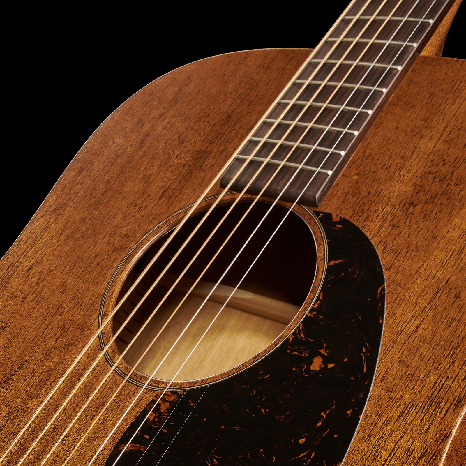 Schallloch der Martin Guitar D-15M Westerngitarre