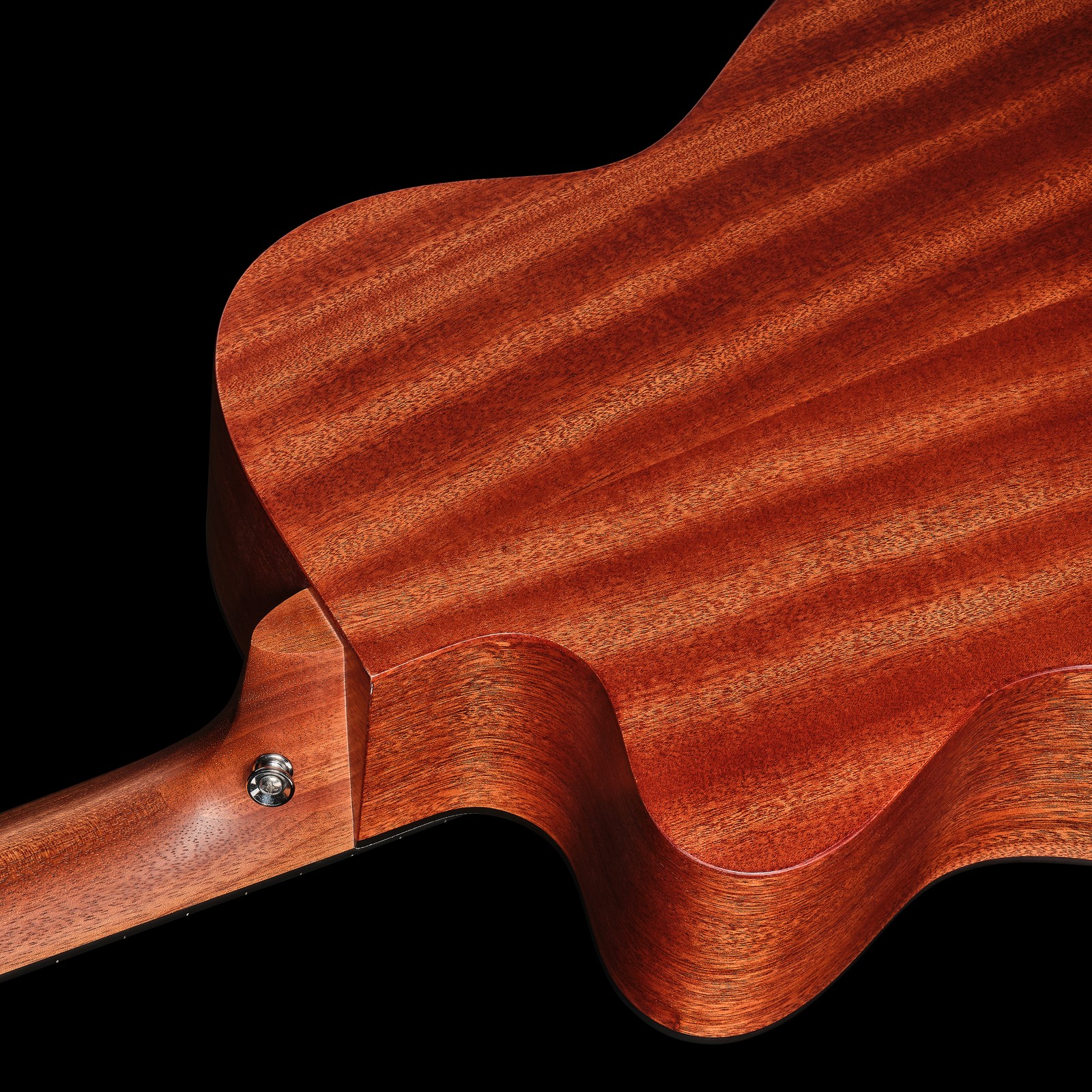 Halsübergang des Martin Guitar 000C Jr E Bass Burst