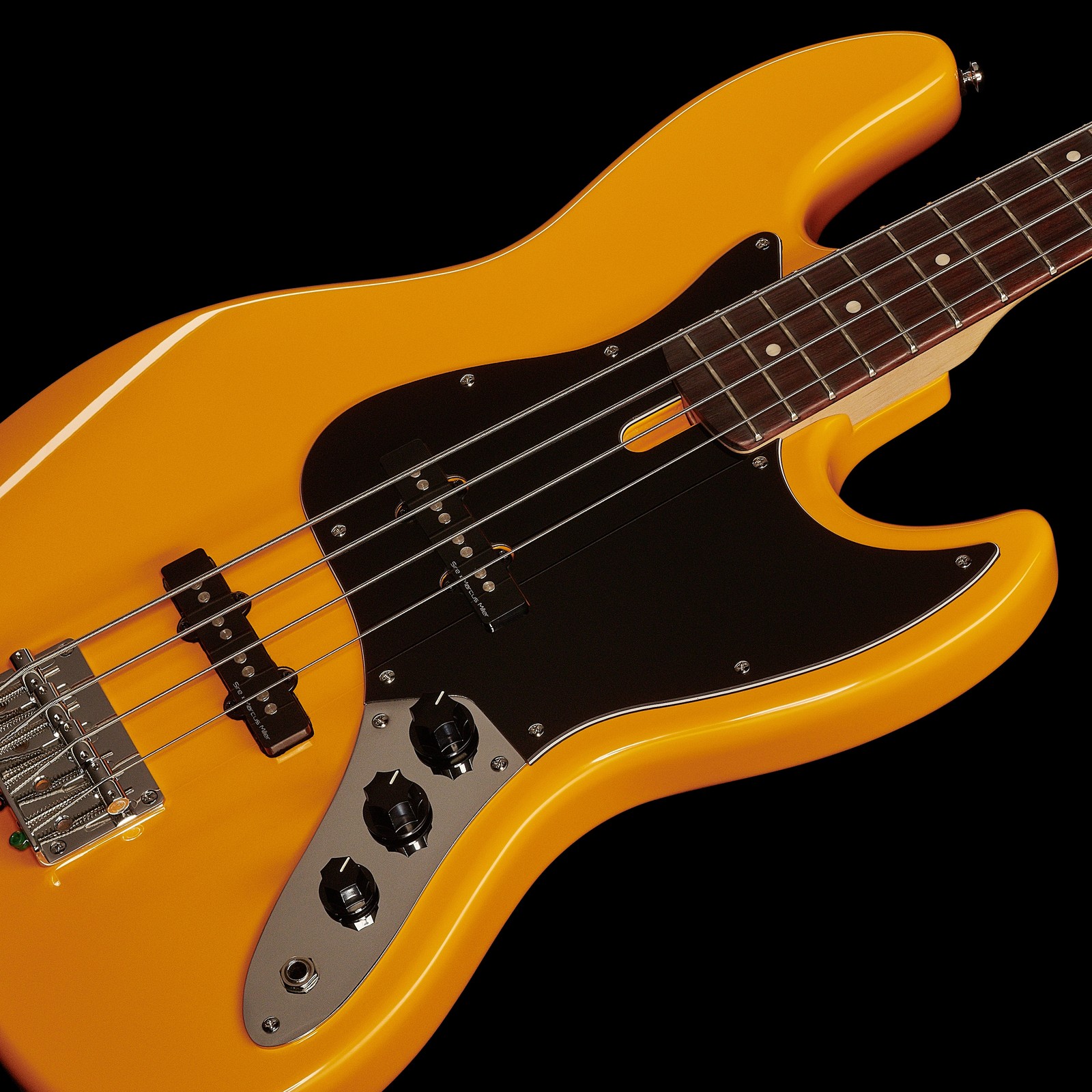 Zwei Singlecoils auf der Decke des Marcus Miller V3P-4 ORG