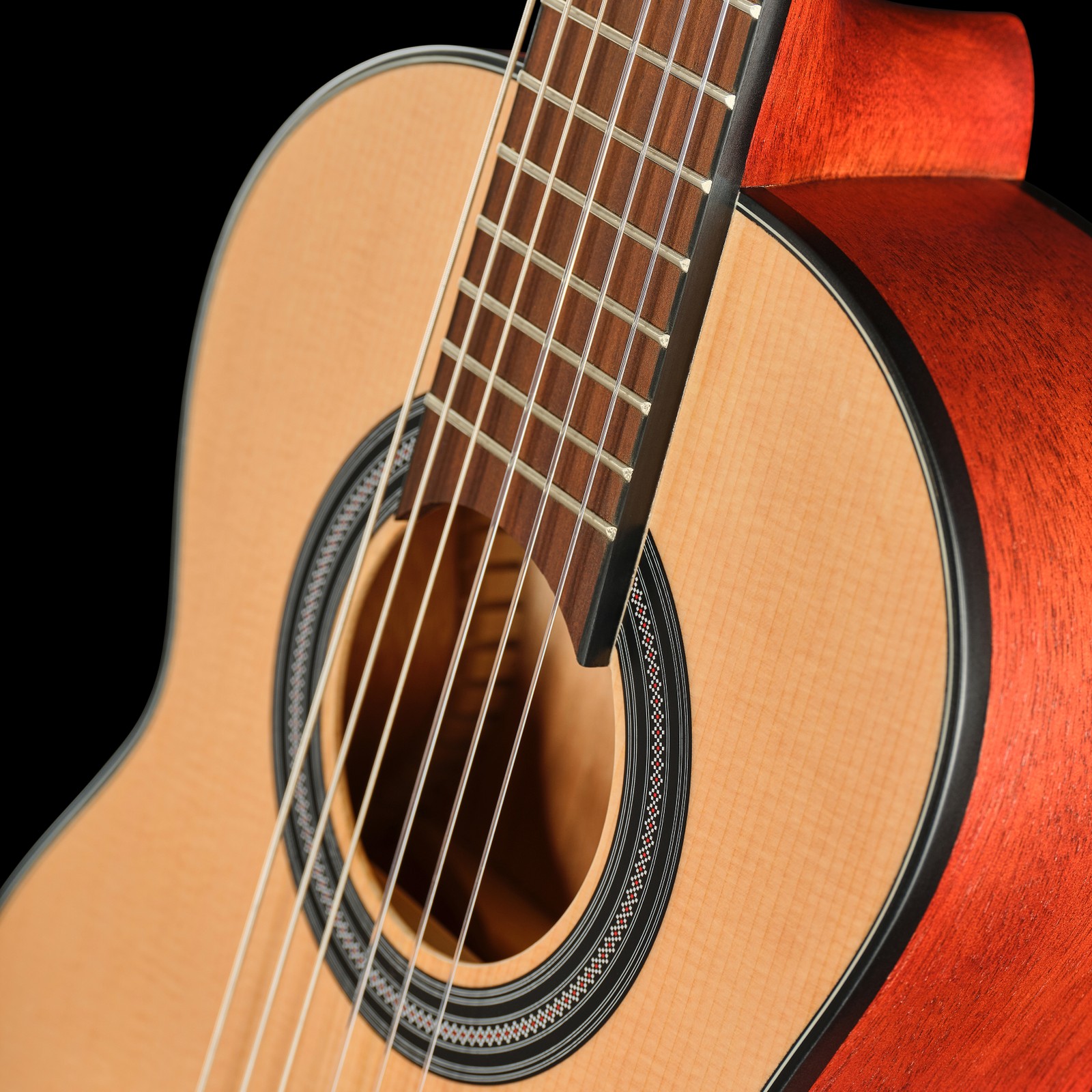 Decke mit Schallloch der Gewa Student Natural Cedar 1/4 Konzertgitarre