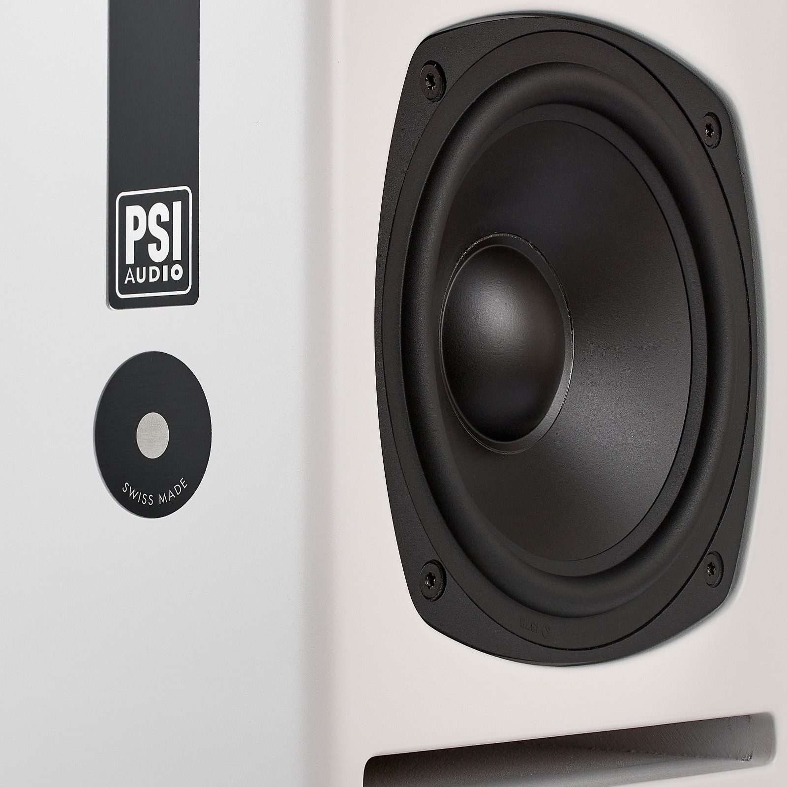 PSI Audio A17-M Pure White monitor, front view