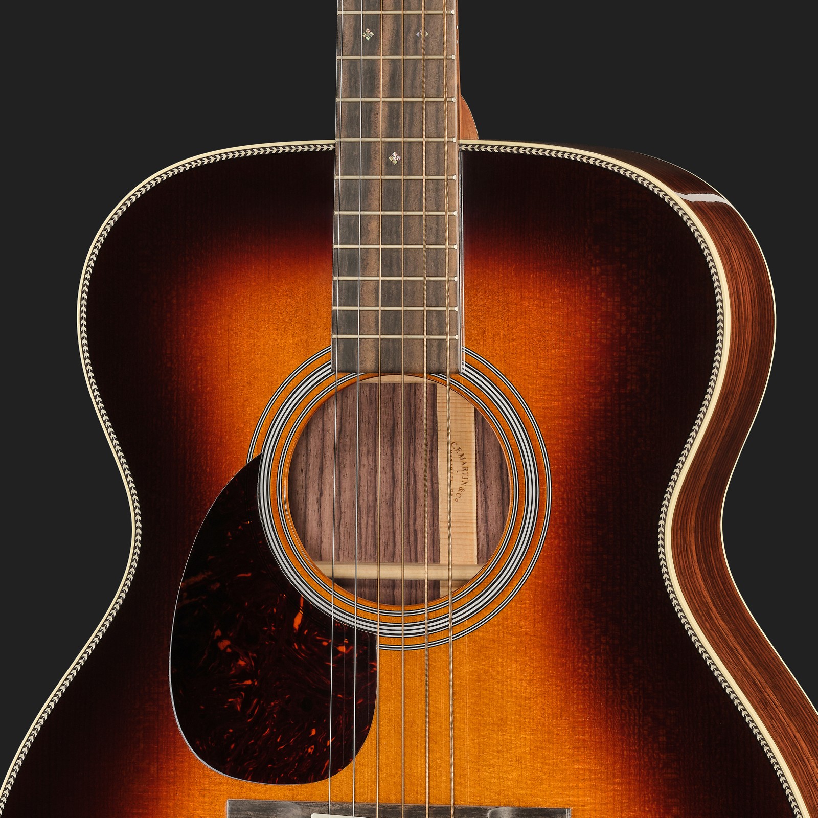 Fichtendecke der Martin Guitar OM28 Sunburst LH Westerngitarre