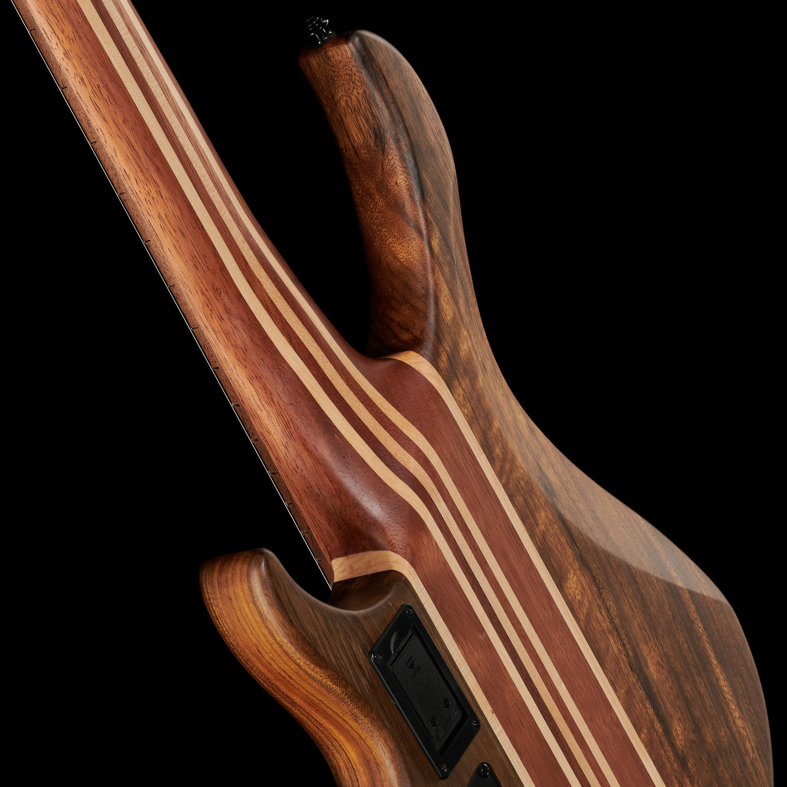 Halsübergang des Harley Benton HBZ-2005 Deluxe Series 5-Saiter E-Bass