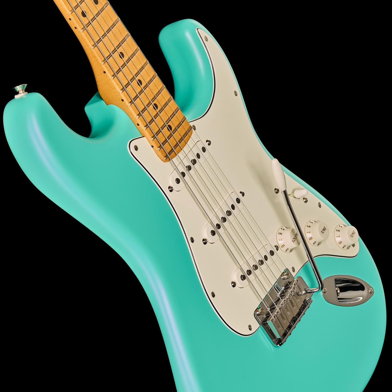 Drei Singlecoils in der Fender Exclusive Ens Strat MN STN SFG