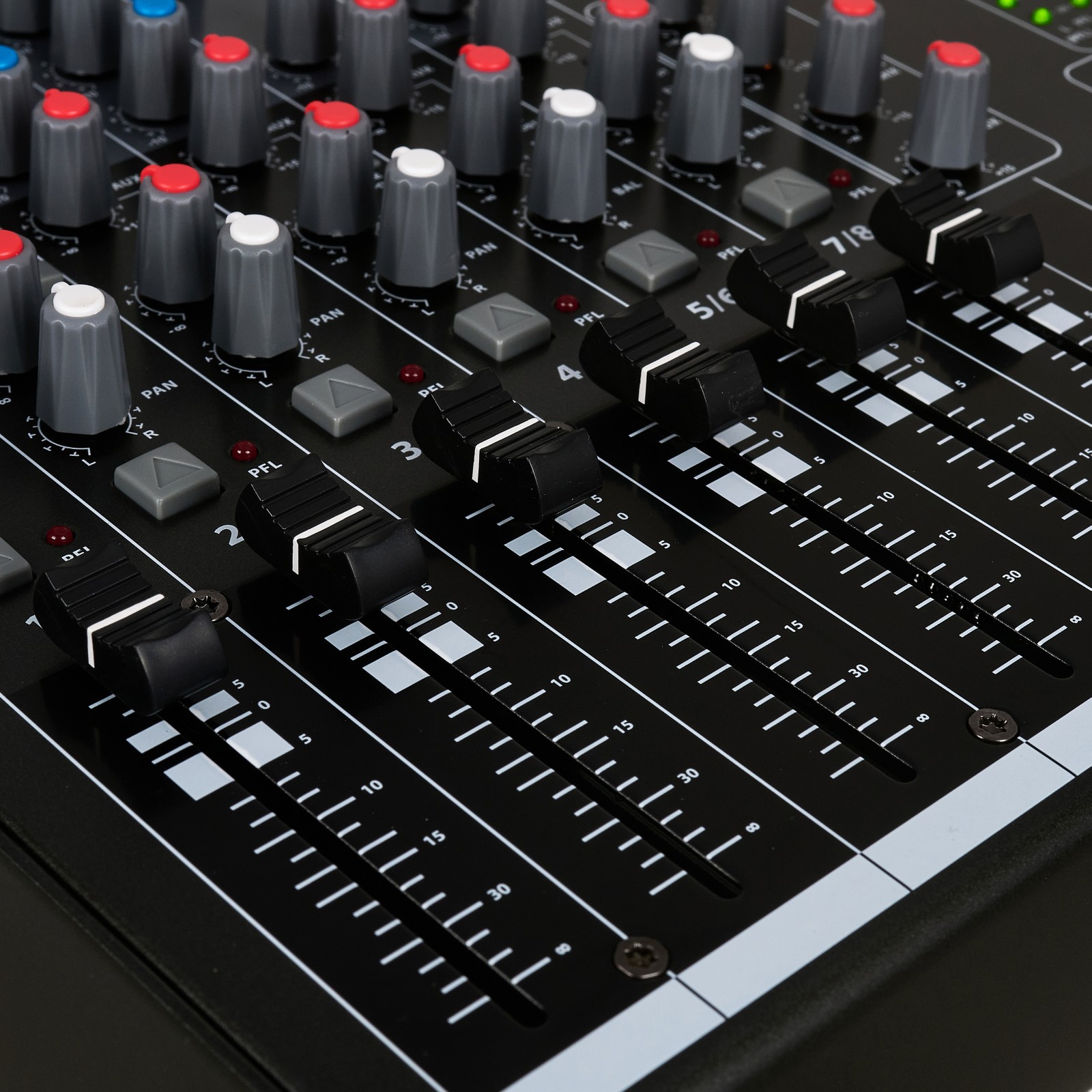 Fader am Mischpult the t.mix xmix 802 USB