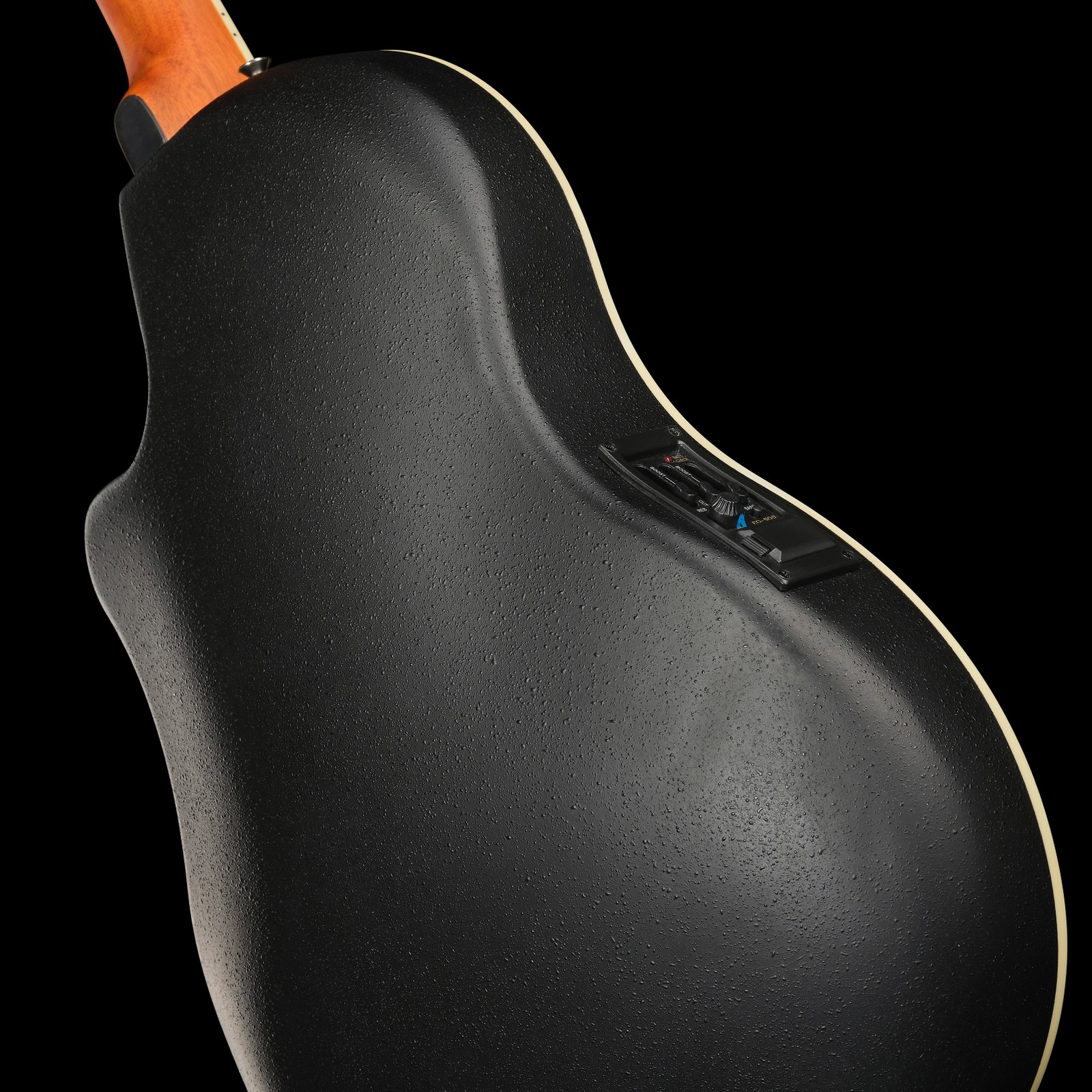 Korpusrückseite der Harley Benton HBO-850BK Westerngitarre mit Tonabnehmer