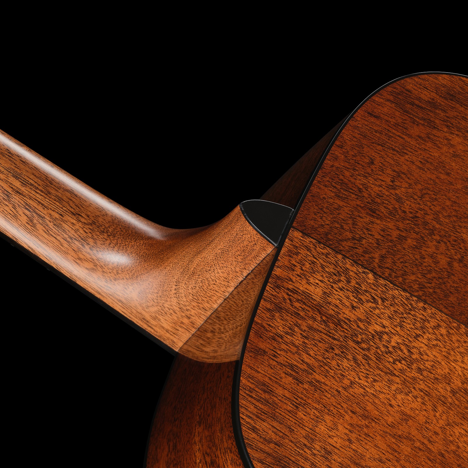 Halsübergang der Martin Guitars D18 Sunburst