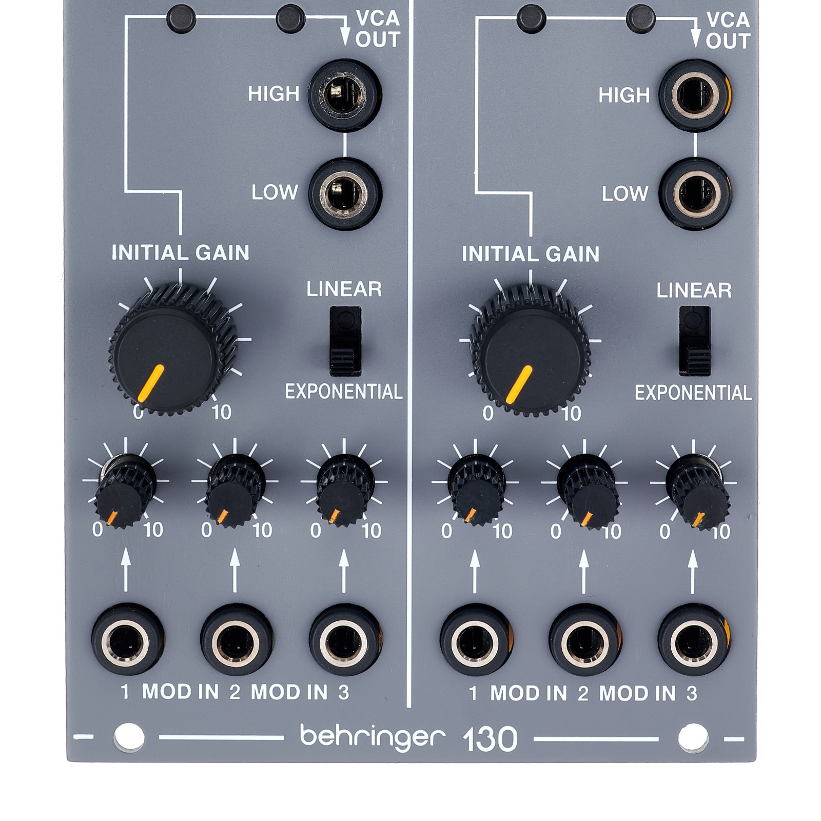 Detail mit Logo auf dem Behringer 130 Dual VCA