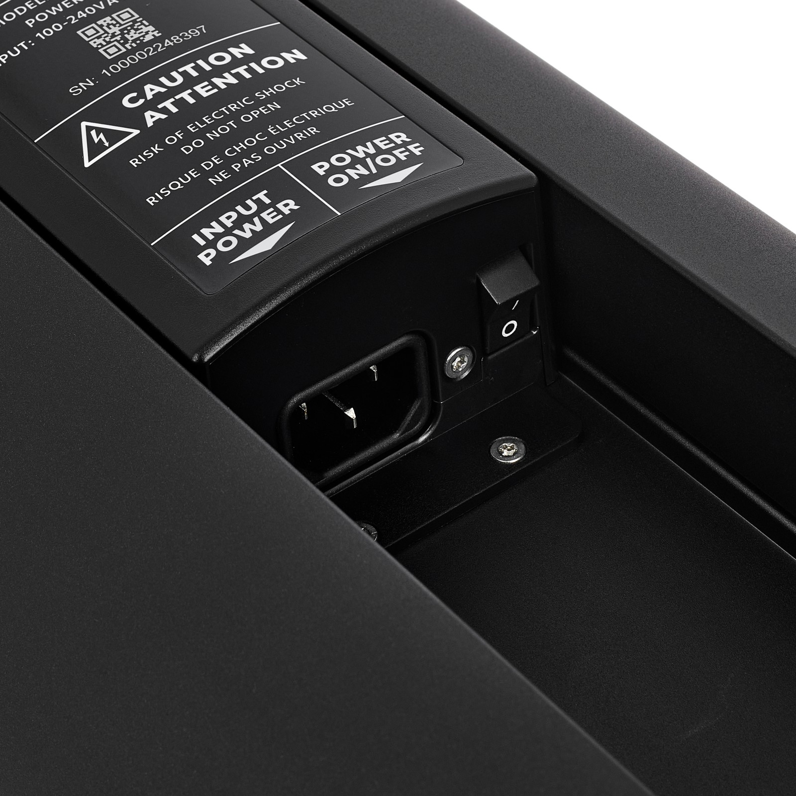 Anschlüsse des PSI Audio AVAA C214 Bass-Absorbers