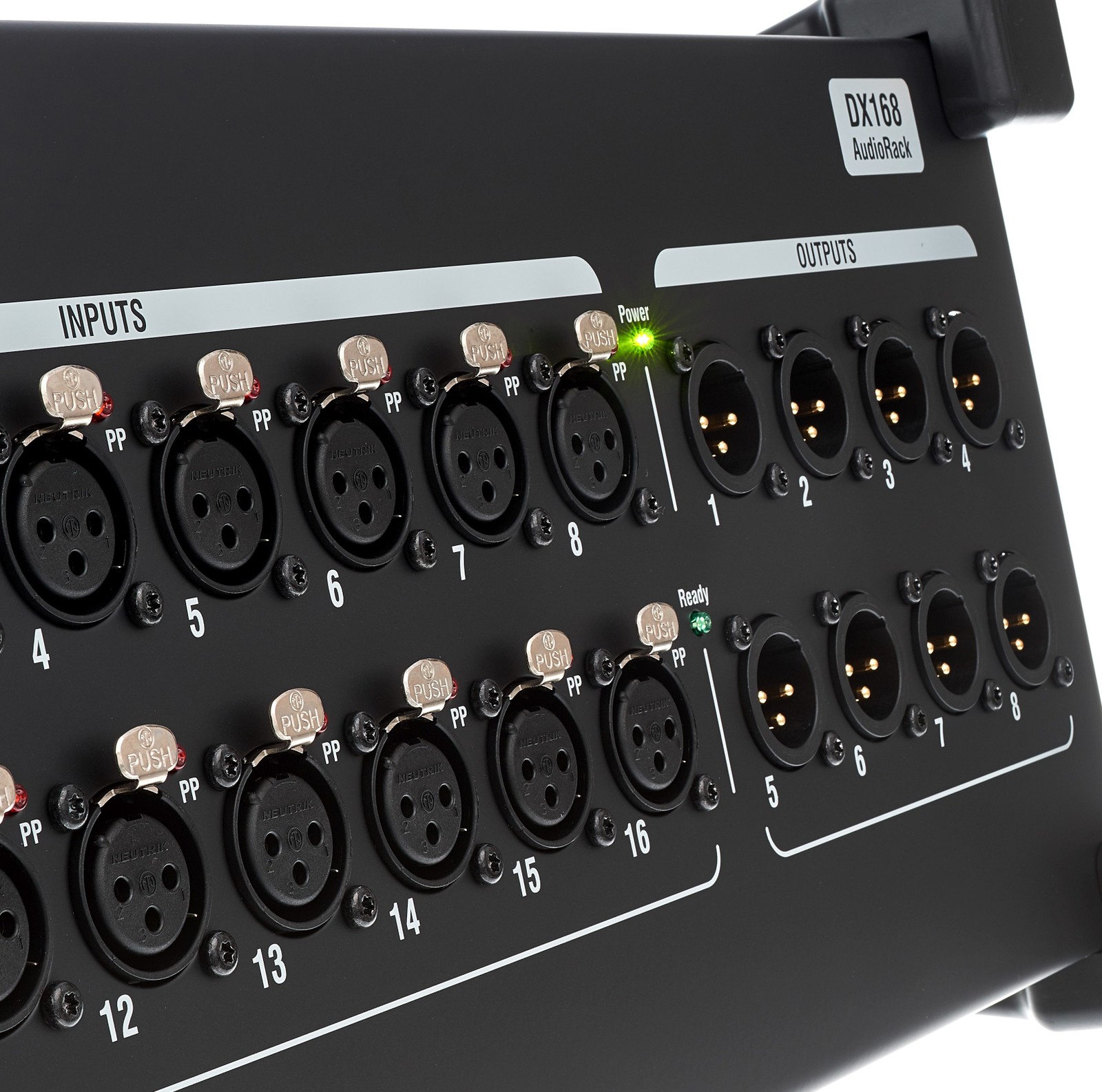 Rack des Allen & Heath SQ6 48-Kanal-Digital-Mischpult