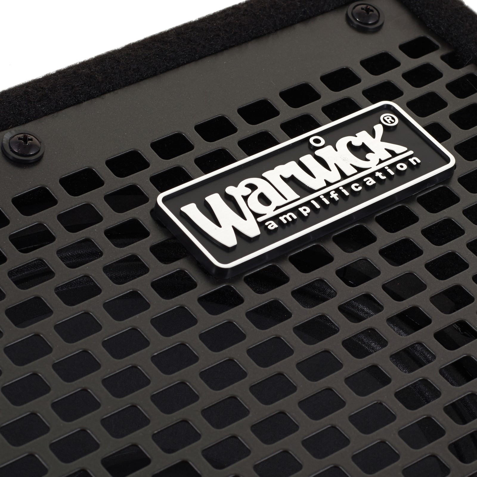 Herstellerlogo auf dem Frontgitter des Warwick BC 10 Basscombos