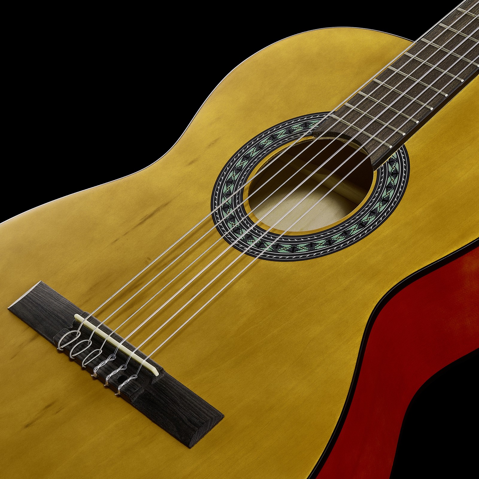 Lindenkorpus der Startone CG-851 7/8 Konzertgitarre