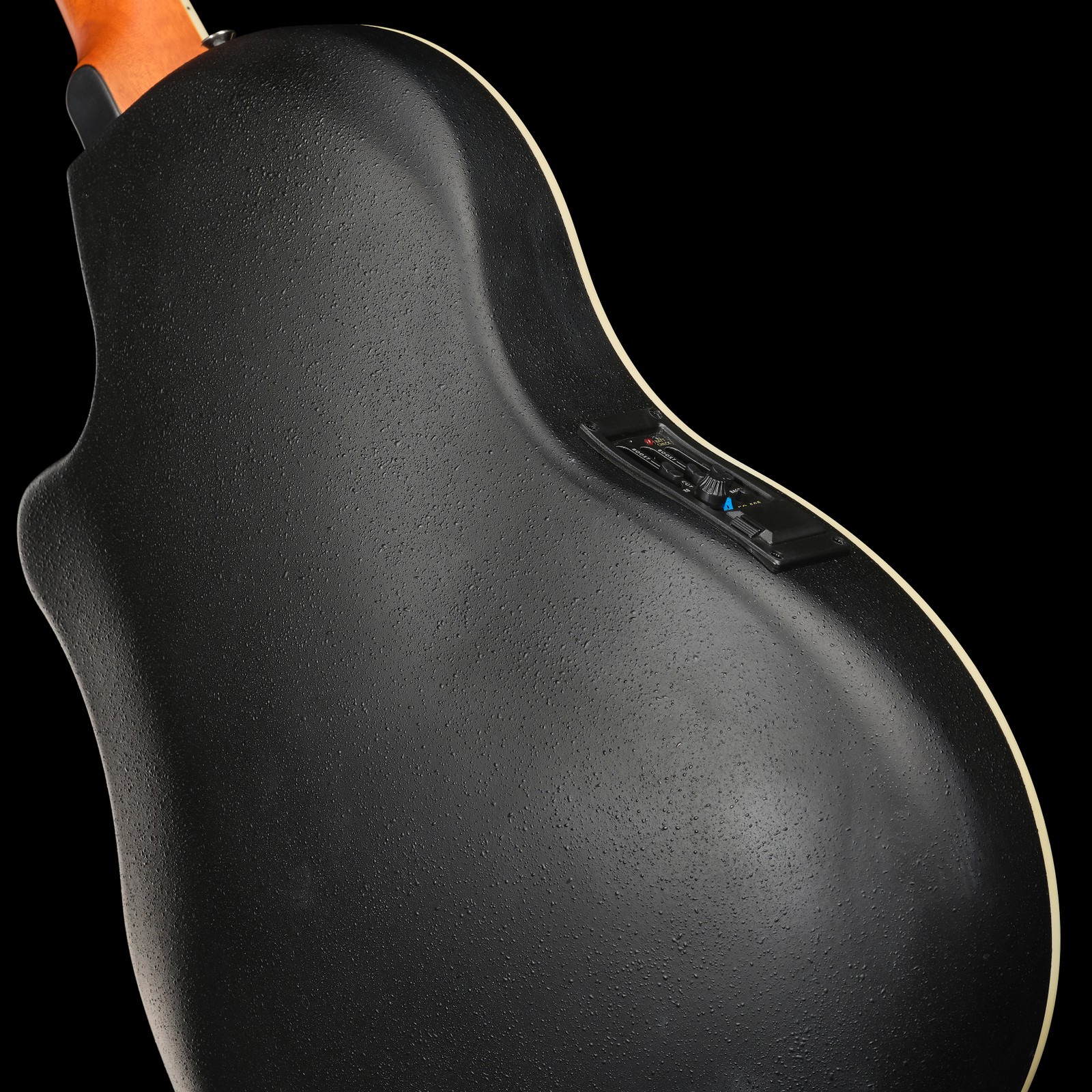 Roundback body of the Harley Benton HBO-850SB Steel-String Guitar with Pickup