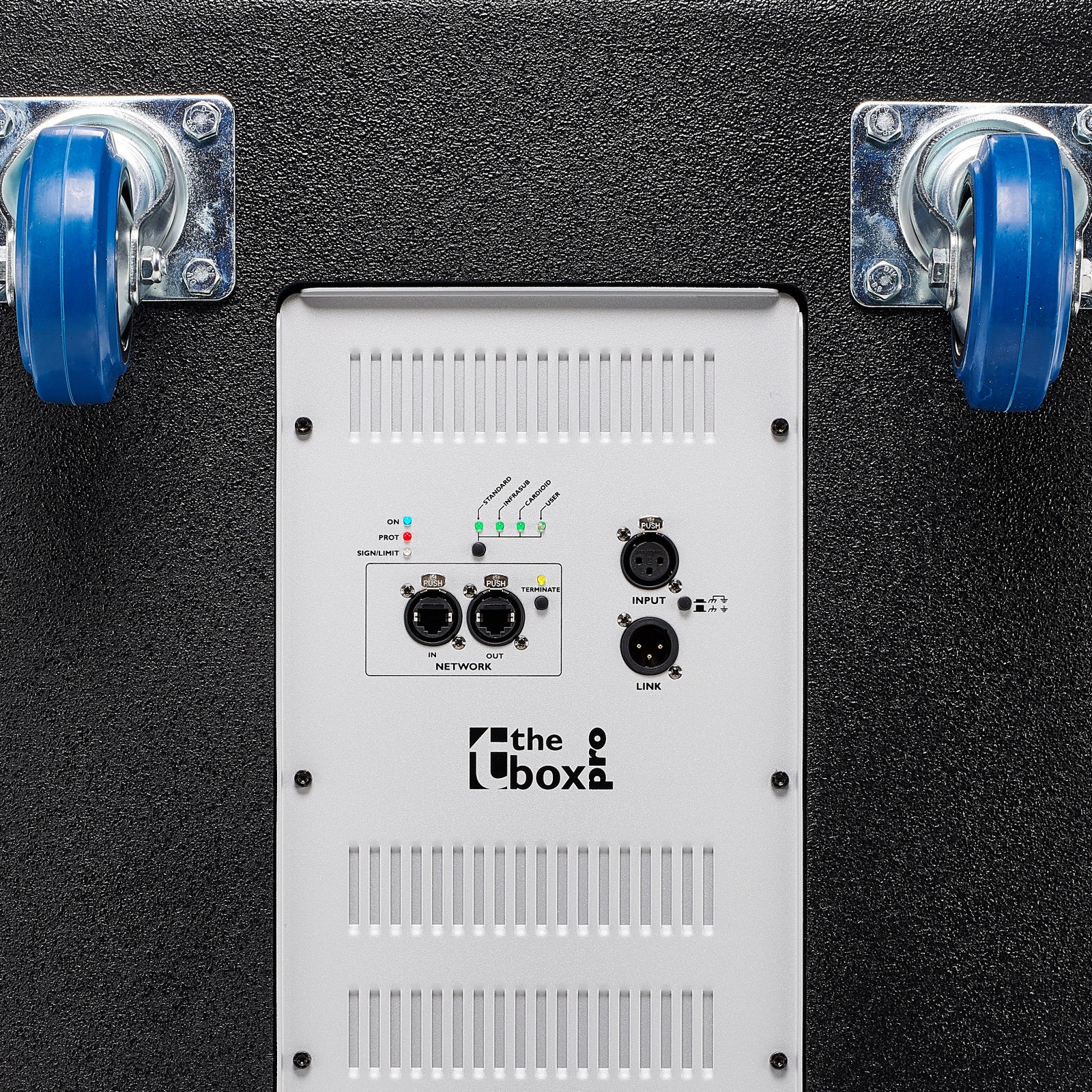 Rollen und Anschlüsse am the box pro A 121 LA Aktiver 21" Bandpass-Subwoofer