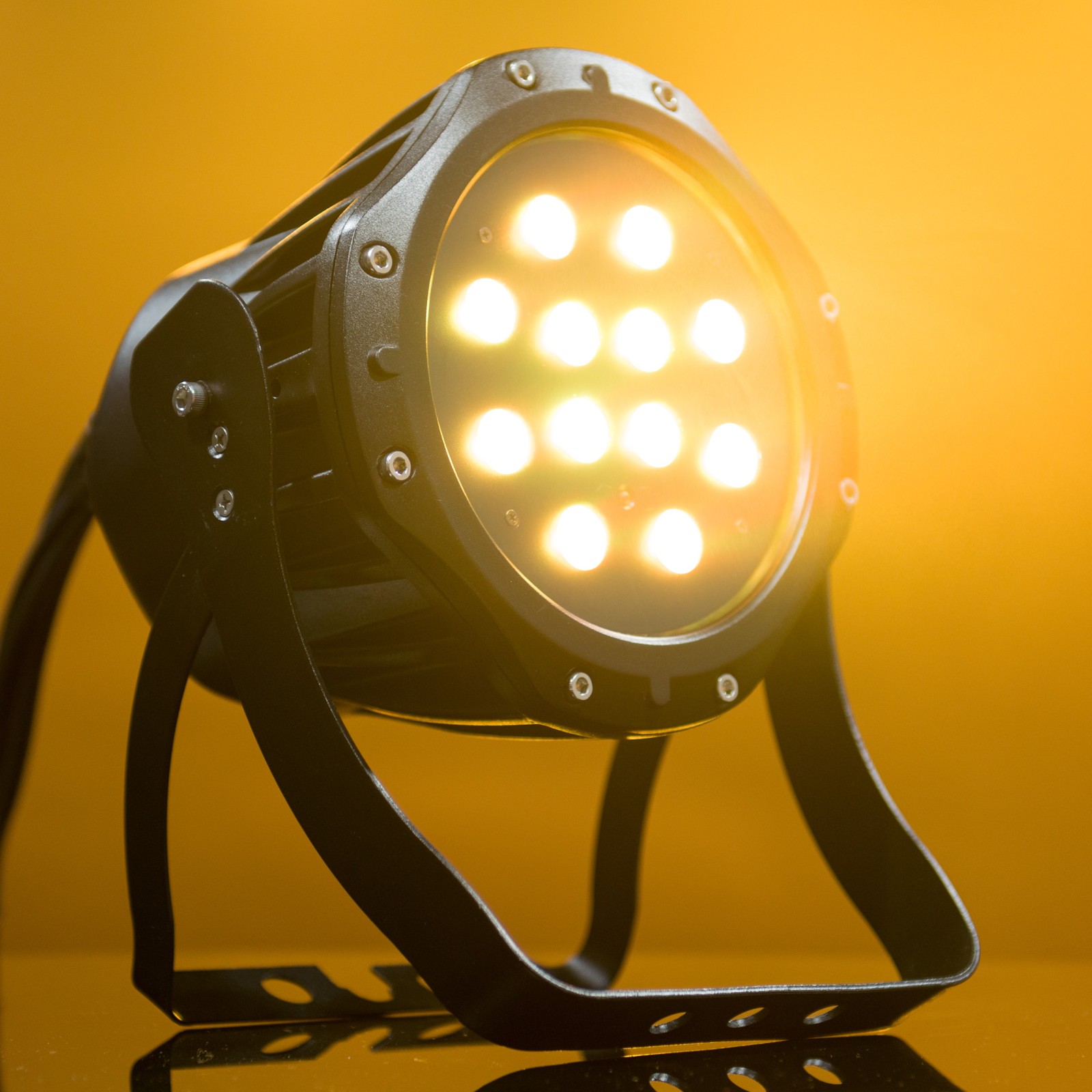 Yellow light from the Stairville Outdoor Stage Par 12x4W Quad