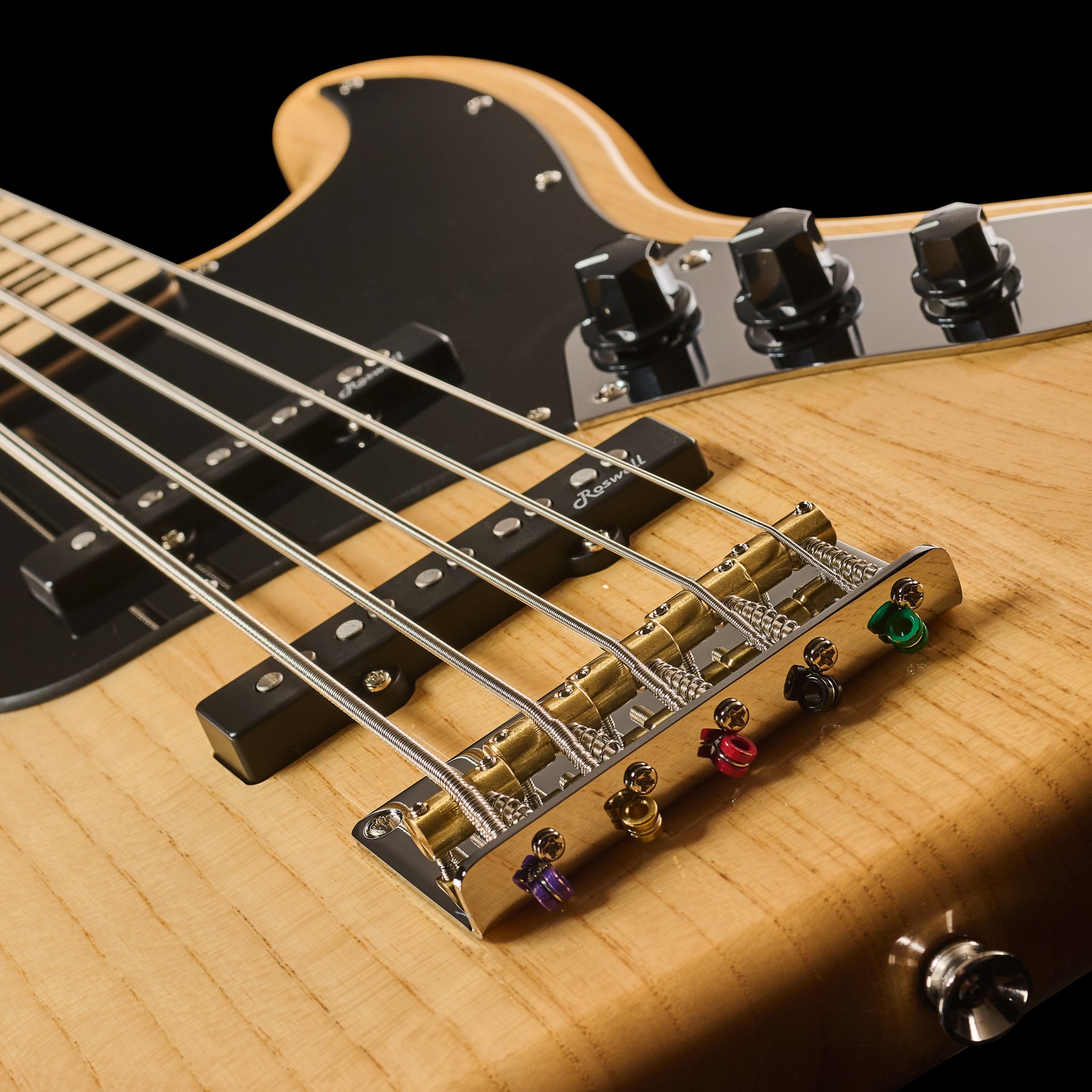 Steg des Harley Benton JB-75-5MN NA Vintage Series 5-Saiter E-Bass