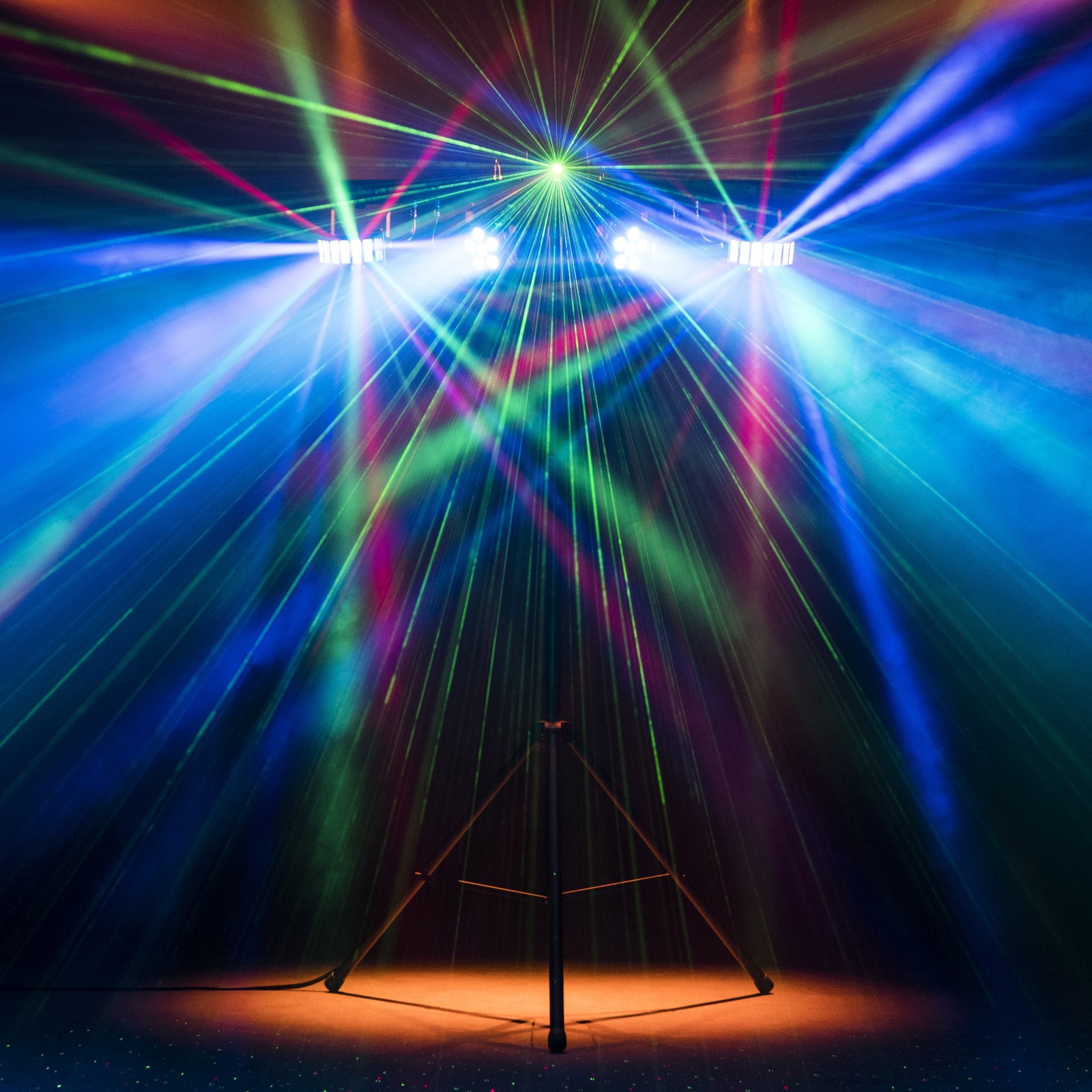 Stairville LED BossFx-1 Pro Bundle Complete, illuminated