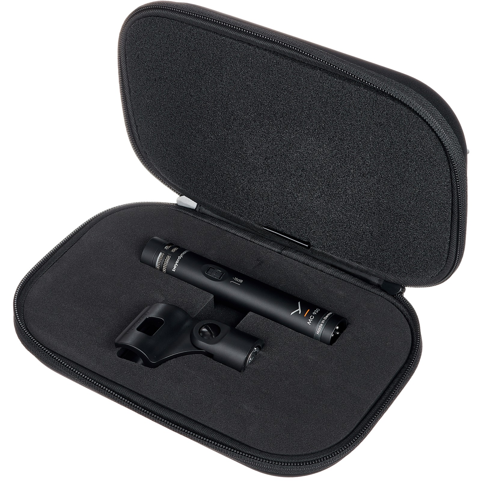 beyerdynamic MC 930 und Mikrofonklemme in der Tasche