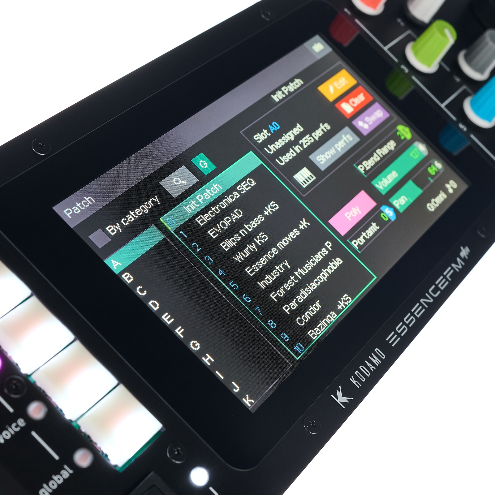 Display am Kodamo Essence FM MKII Synthesizer