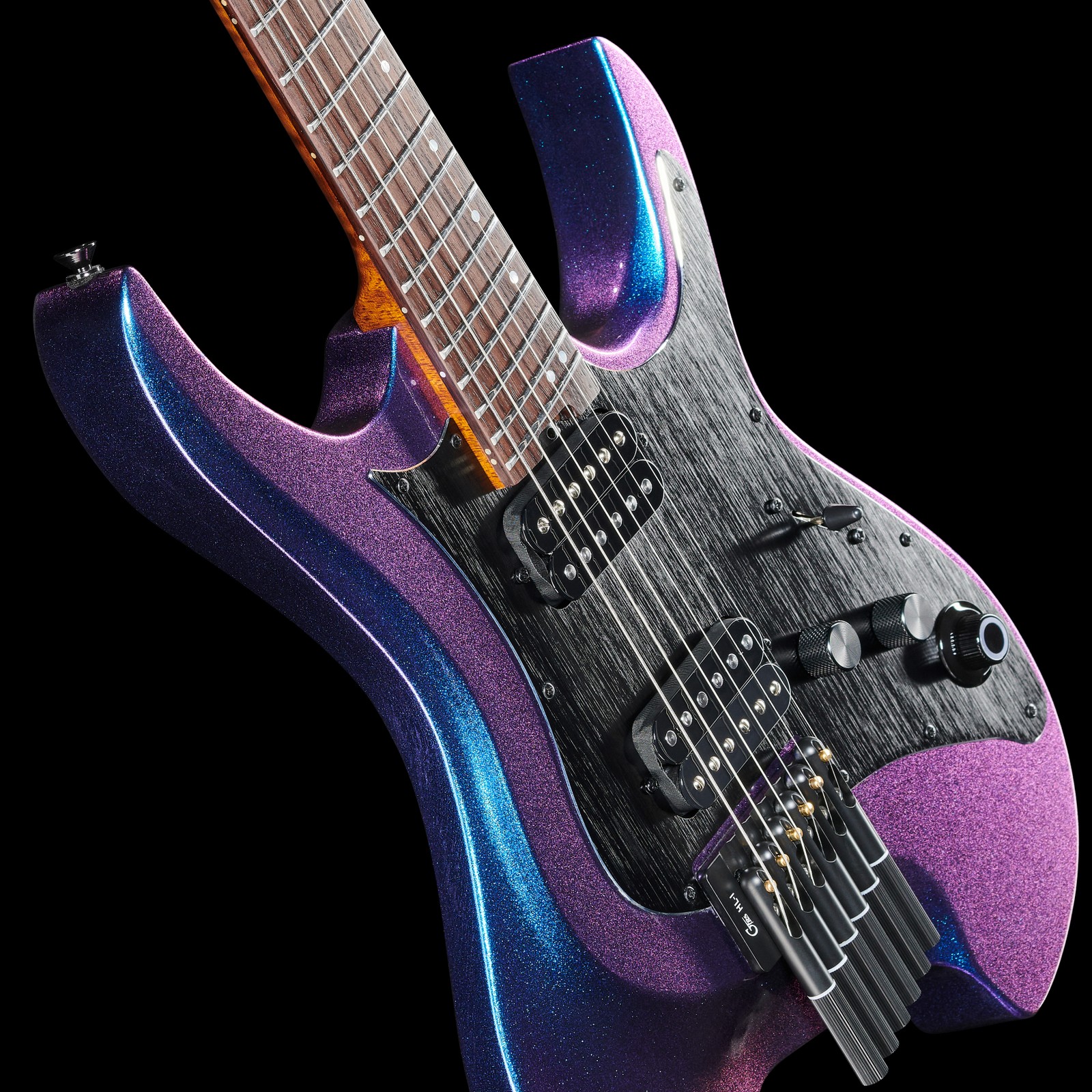 Potentiomètres et micros humbucker de la guitare Mooer GTRS Guitars Wing 900 Int APU