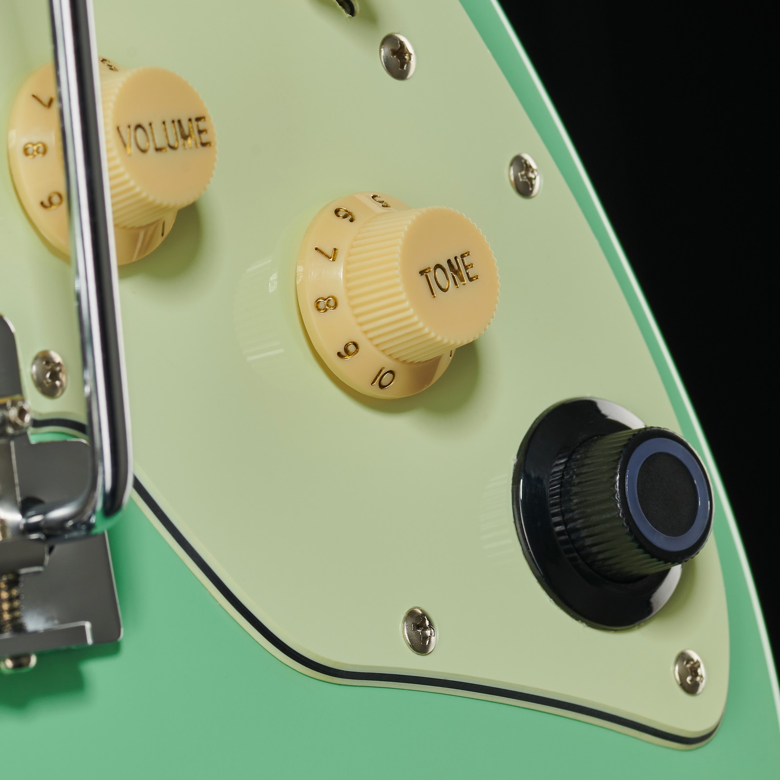 Mooer GTRS Guitars Standard 801 SG pots and switches