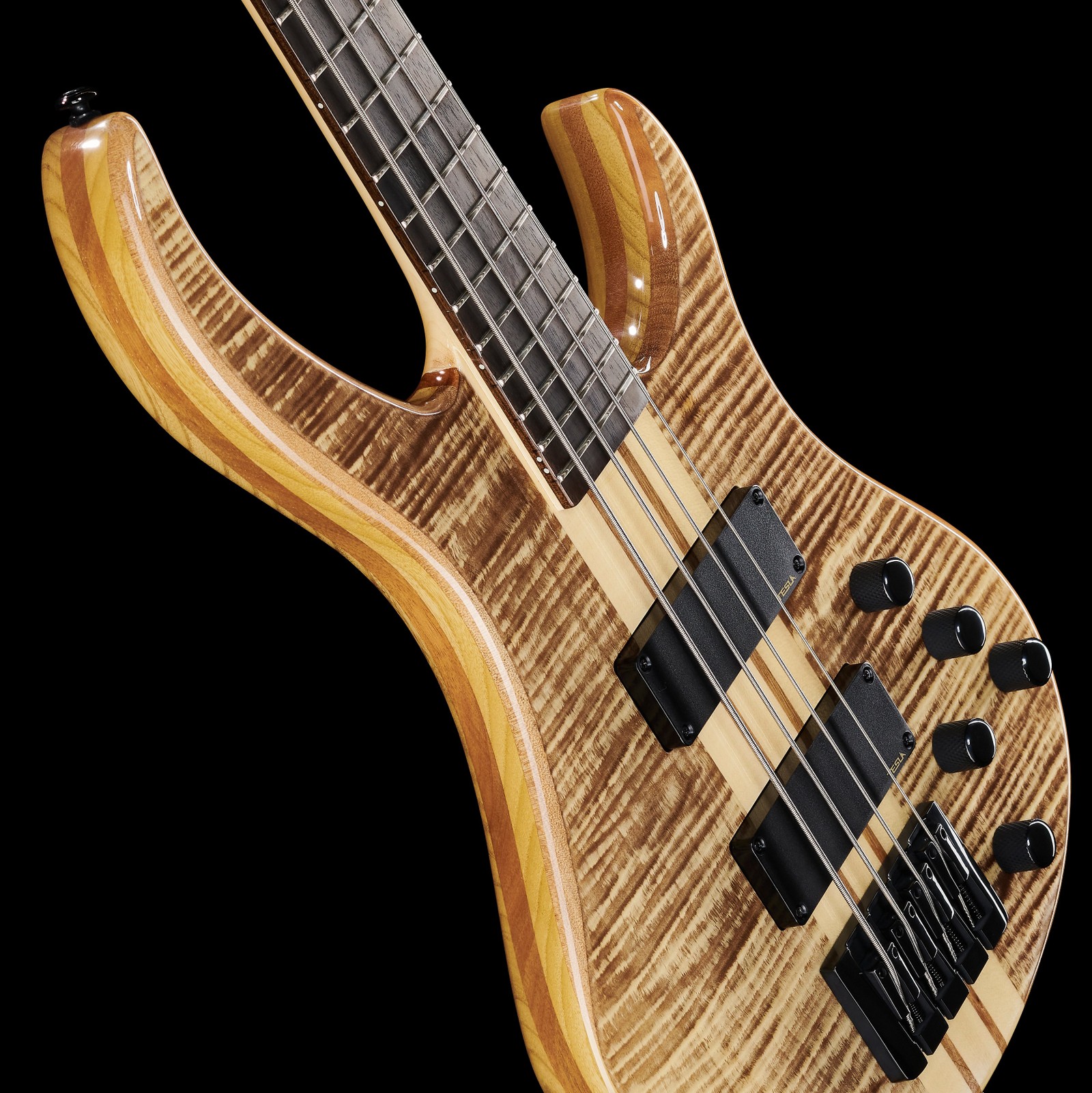 Zwei aktive Humbucker auf dem Harley Benton BZ-4000 II NT