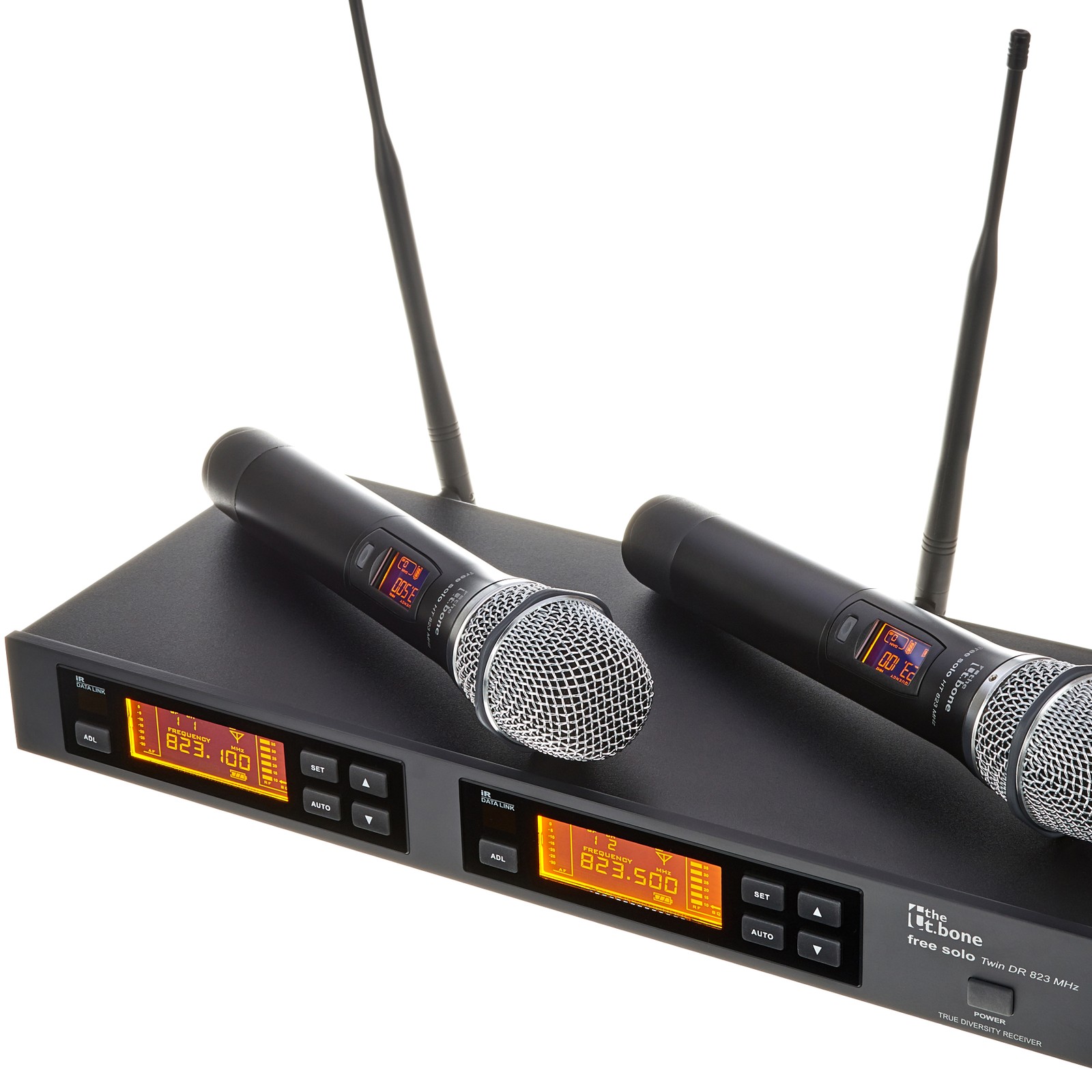 Zwei Mikrofon Handsender und ein Empfänger des the t.bone free solo Twin HT 823 MHz