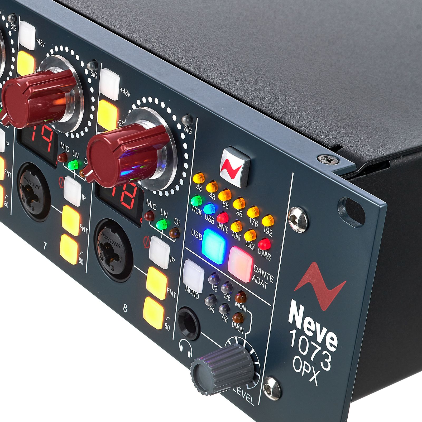 Übersicht und Level auf der Rechten Seite des Neve 1073OPX